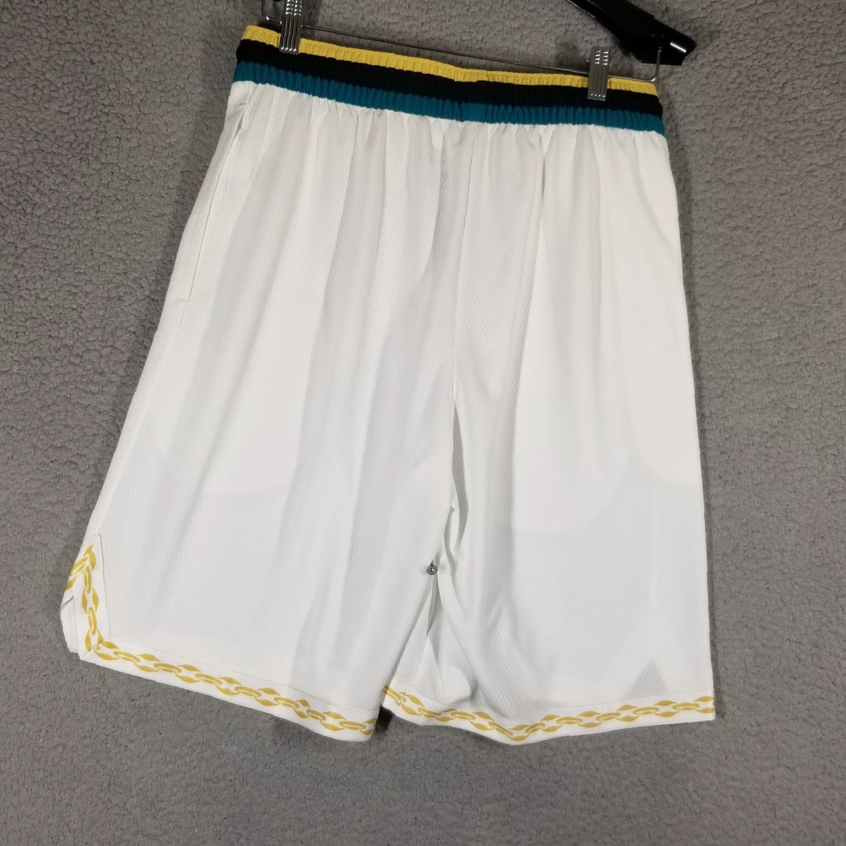 Nike VINTAGE Nike Elite Basketball Shorts Men M White Striped 83190-065 Hip Hop Metallic Rare Sample Size US 31 - 3 Thumbnail