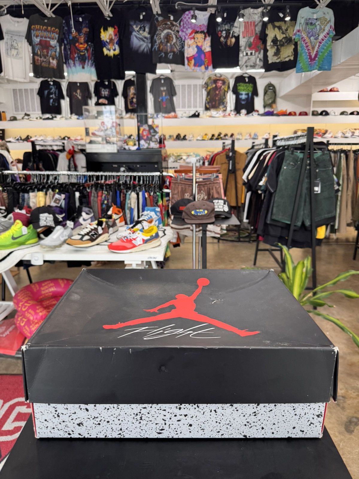 Jordan Brand Air Jordan 4 Fire Red Size 12 (2020) Size US 12 / EU 45 - 13 Thumbnail