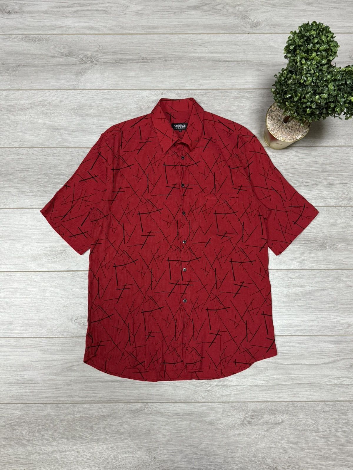 Vintage Versace classic vintage waves shirt buttons Size US XL / EU 56 / 4 - 1 Thumbnail