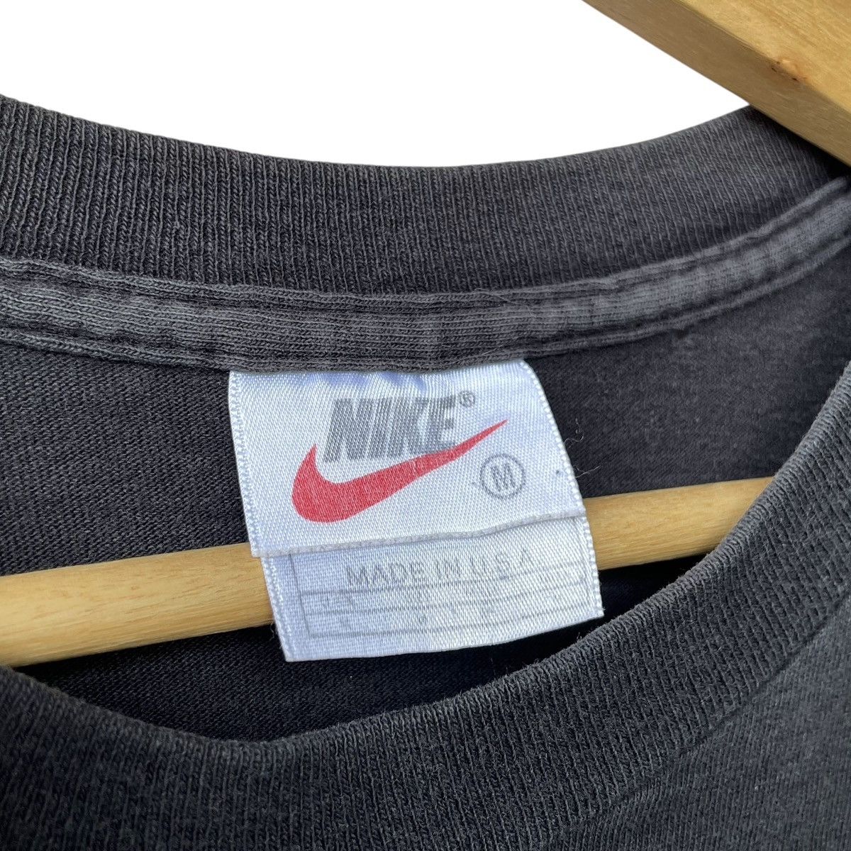 Nike Nike Sportswear Swoosh Logo Vintage 2000s Made In USA Tee Size US M / EU 48-50 / 2 - 5 Thumbnail