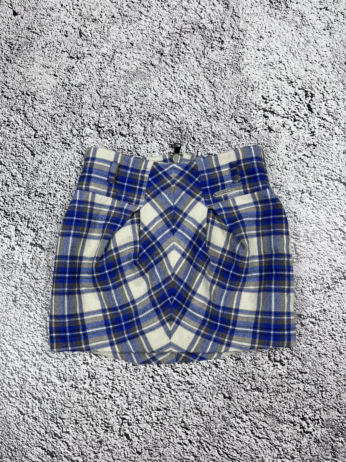 Blumarine Vintage Blumarine Blugirl Check Wool mini skirt Size 38 Size 26" / US 2 / IT 38 - 4 Thumbnail