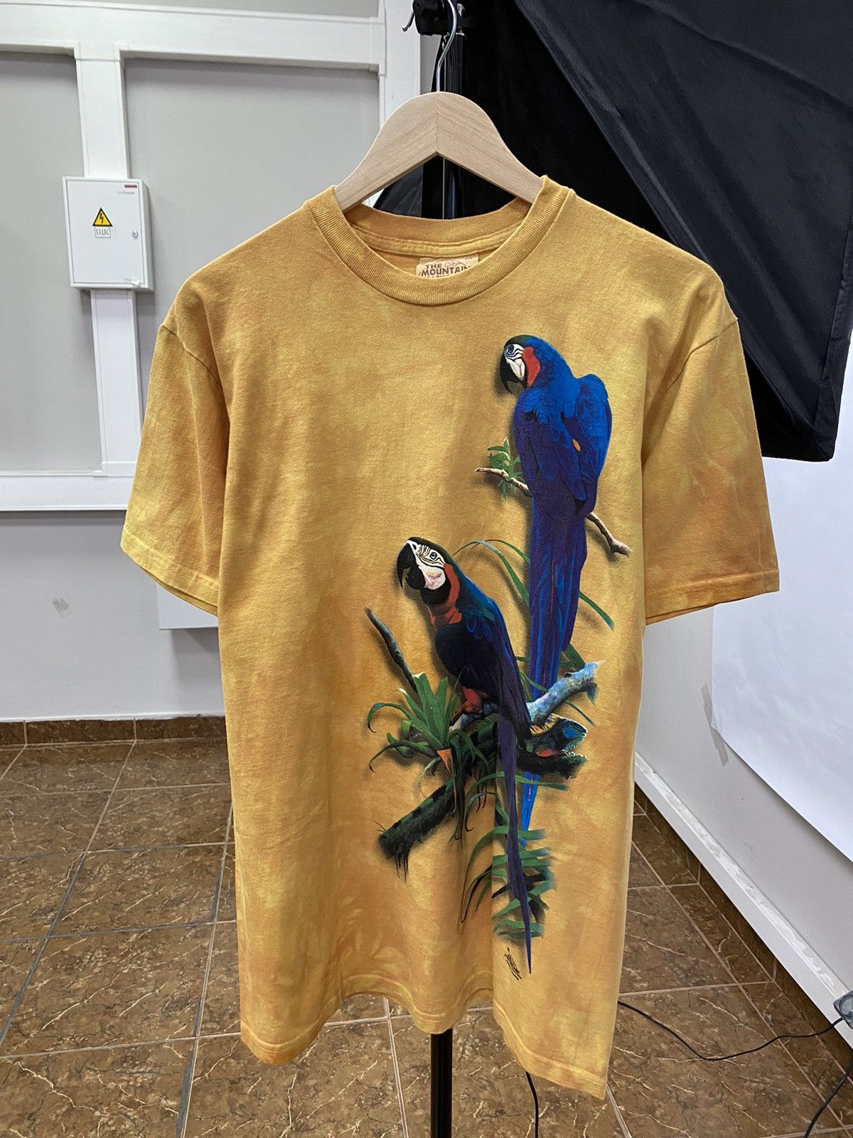 The Mountain 🦜 Vintage 1999 Parrot family T-Shirt Hanes Retro Rare Y2K Size US M / EU 48-50 / 2 - 1 Thumbnail