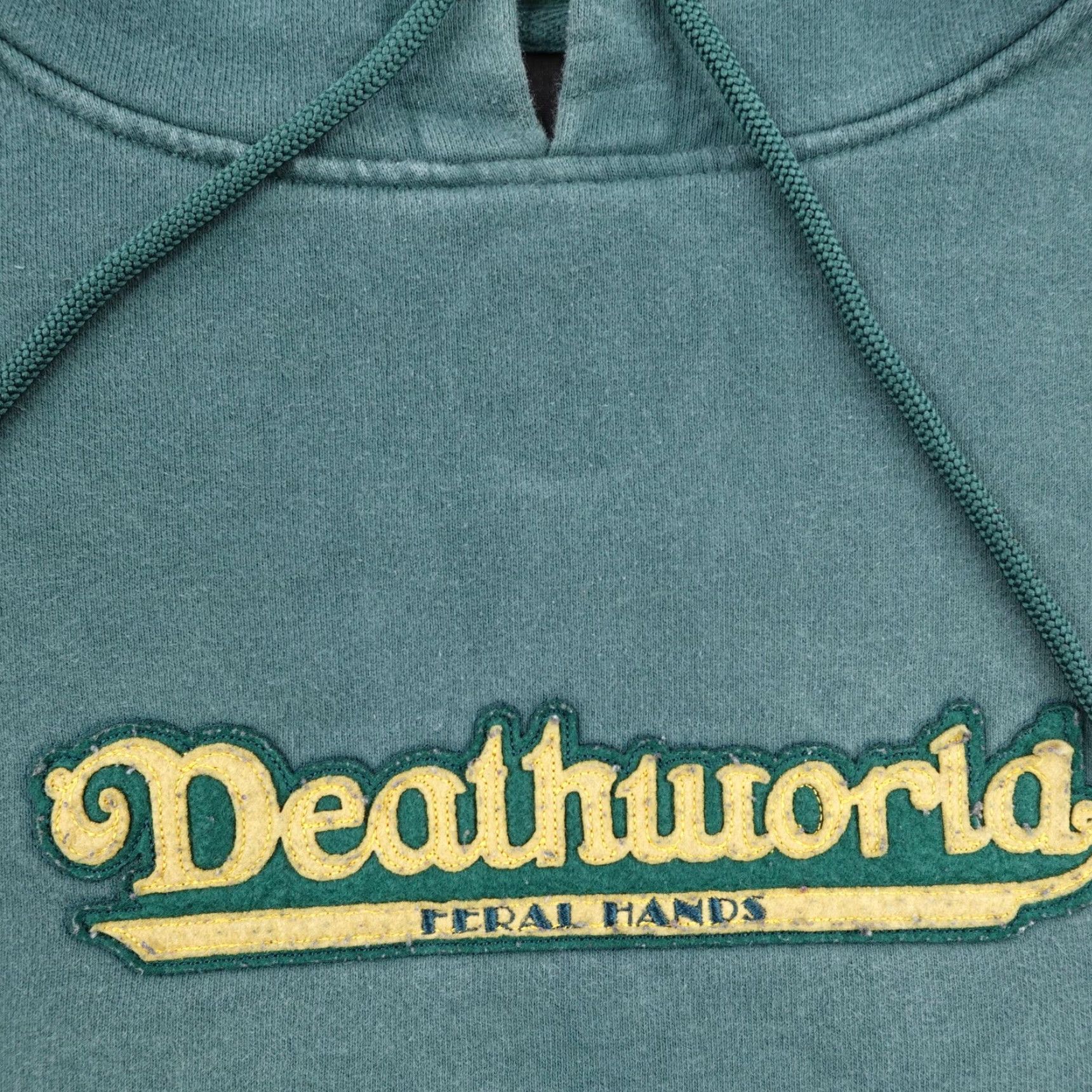 Vintage VINTAGE Death World Feral Hands Hoodie Mens Large Green Pullover Sweatshirt Skater Outdoor Graphic Print Size US L / EU 52-54 / 3 - 3 Thumbnail