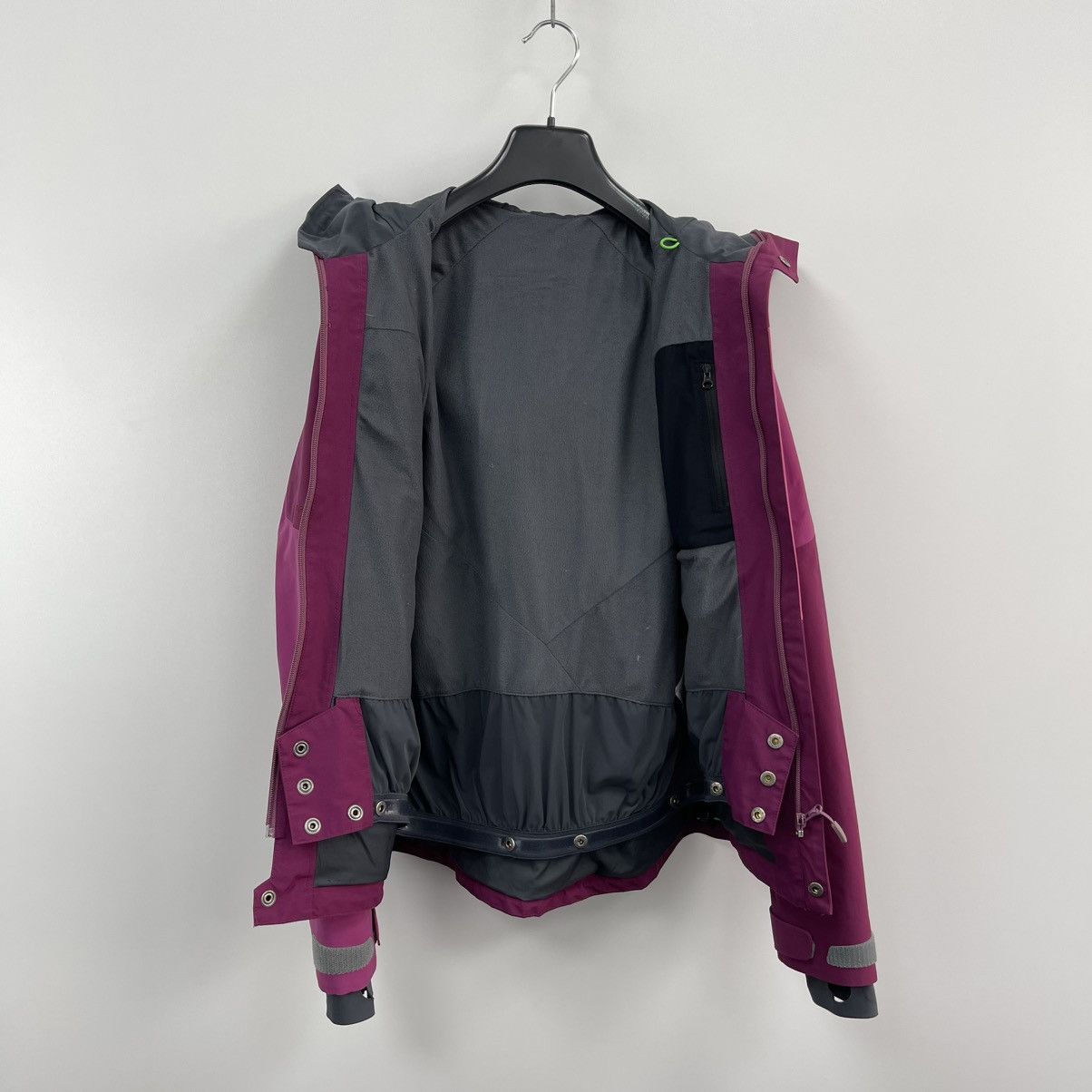 Norrona Norrona Narvik Gore-Tex 2L Ski Jacket Magentic Women’s GTX Size XS / US 0-2 / IT 36-38 - 6 Thumbnail