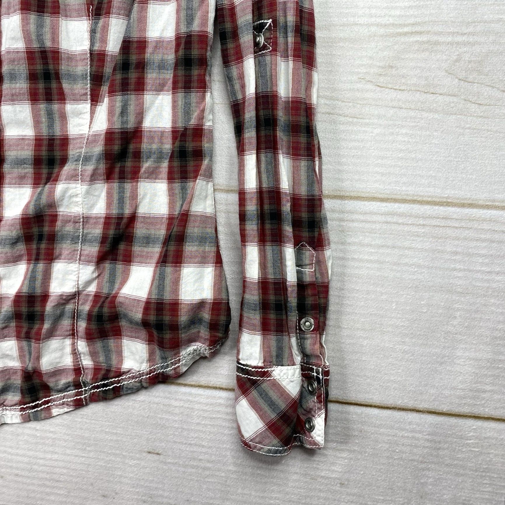 Guess VINTAGE Guess Jeans Shirt Women L Red Plaid Western Embroidered Cowboy Snap Button-Up 9? Size L / US 10 / IT 46 - 2 Thumbnail