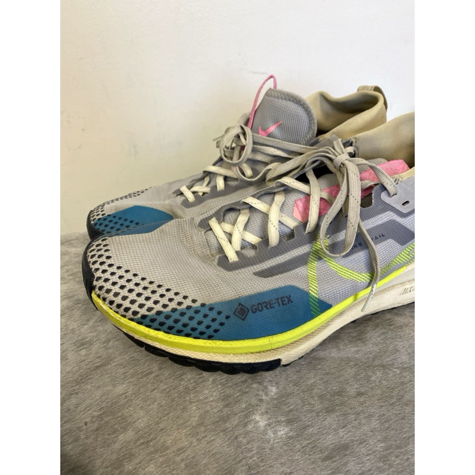 Nike Nike React Pegasus Trail 4 GTX GORE-TEX Men’s Size 9.5 Grey Volt DJ7926-002/0071 Nike React Pegasus Trail 4 GTX Sneakers Men 9.5 Grey Volt 2022 Size US 9 / EU 42 - 4 Thumbnail