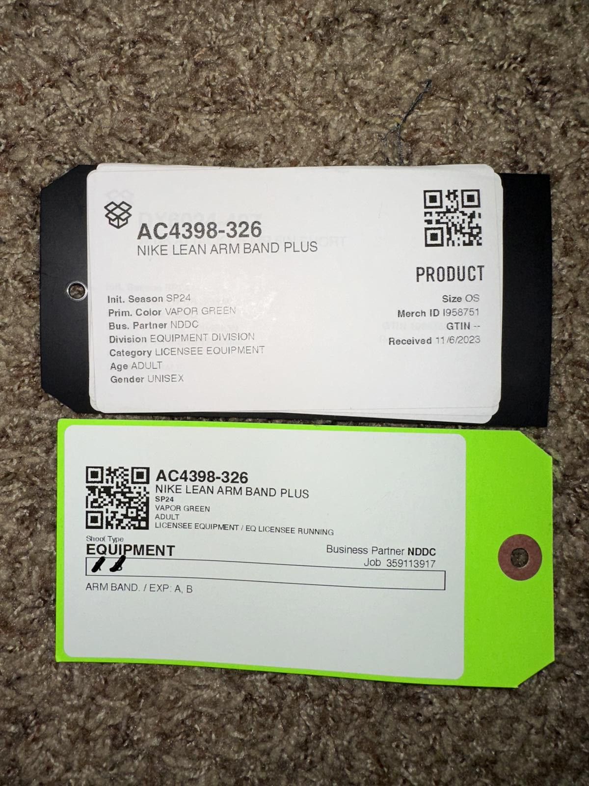 Nike Nike Lean Plus Armband Plus Light Neon Green Reflective Sample Size ONE SIZE - 6 Thumbnail