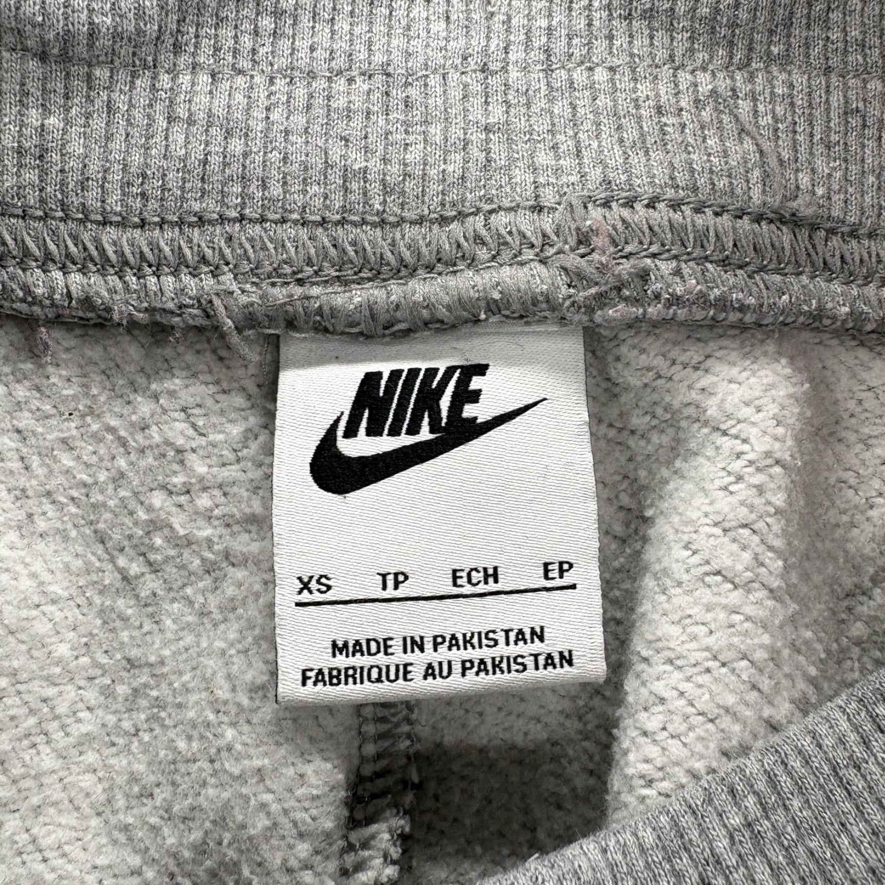 Nike Nike Pants Mens XS Gray Sportswear Club Fleece Joggers Sweatpants Athletic Gym Size US 27 - 4 Thumbnail