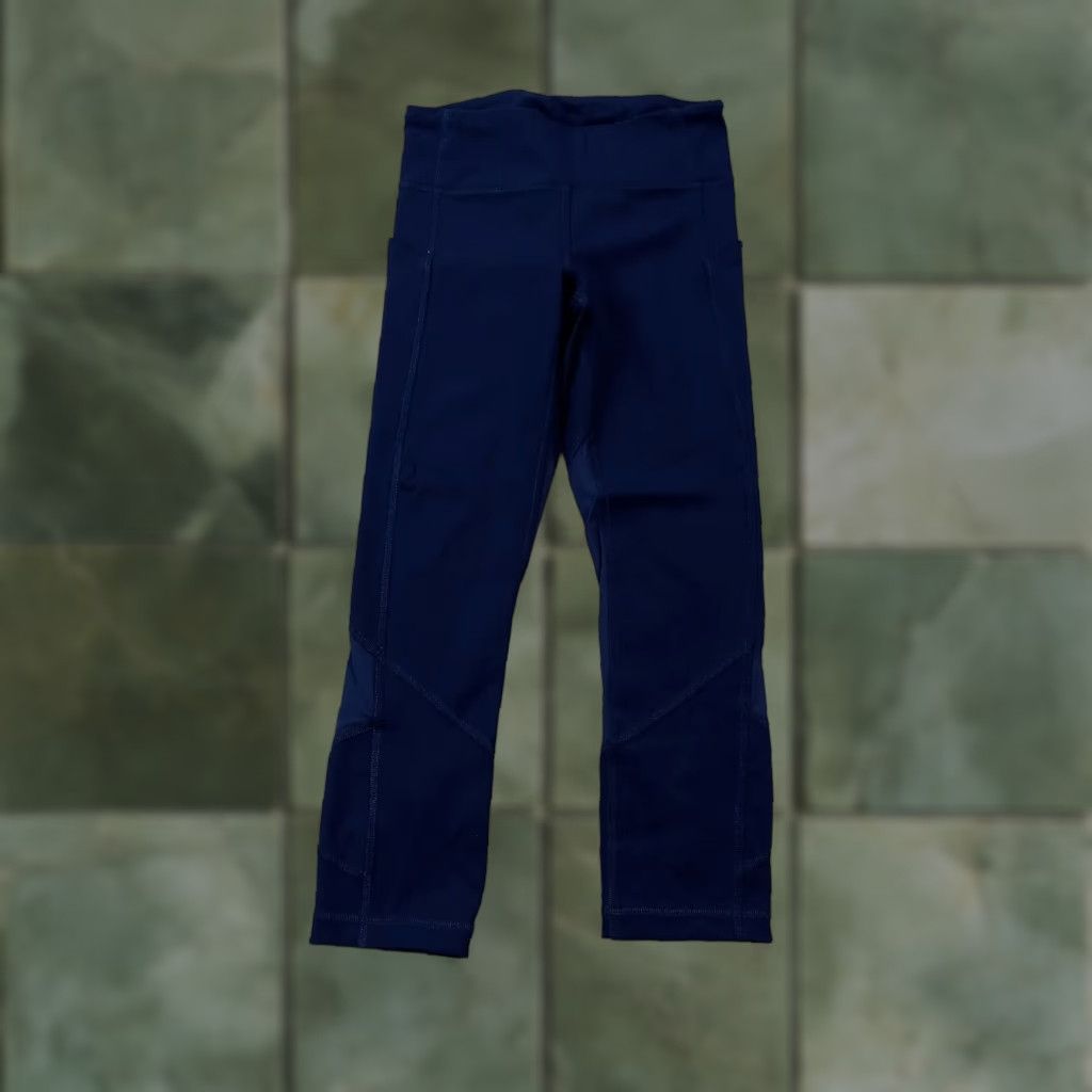 Lululemon Lululemon Womens Leggings Size 2 Blue Cropped Yoga Comfort Stretch Size 26" / US 2 / IT 38 - 1 Thumbnail