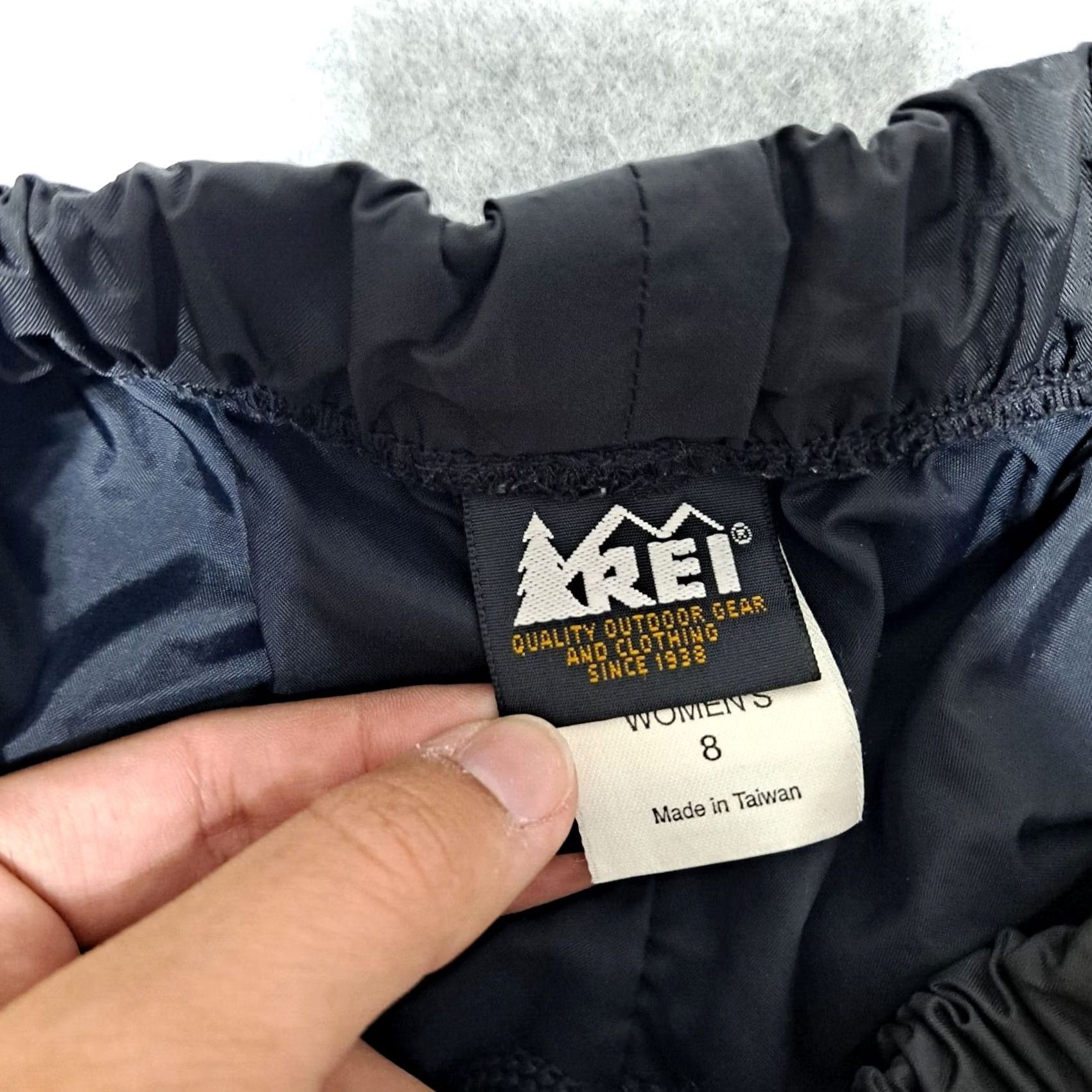 Vintage VINTAGE REI Pants Women 8 Black Gore-Tex Pull On Lightweight Outdoors Hike Camp Size 30" / US 8 / IT 44 - 3 Thumbnail