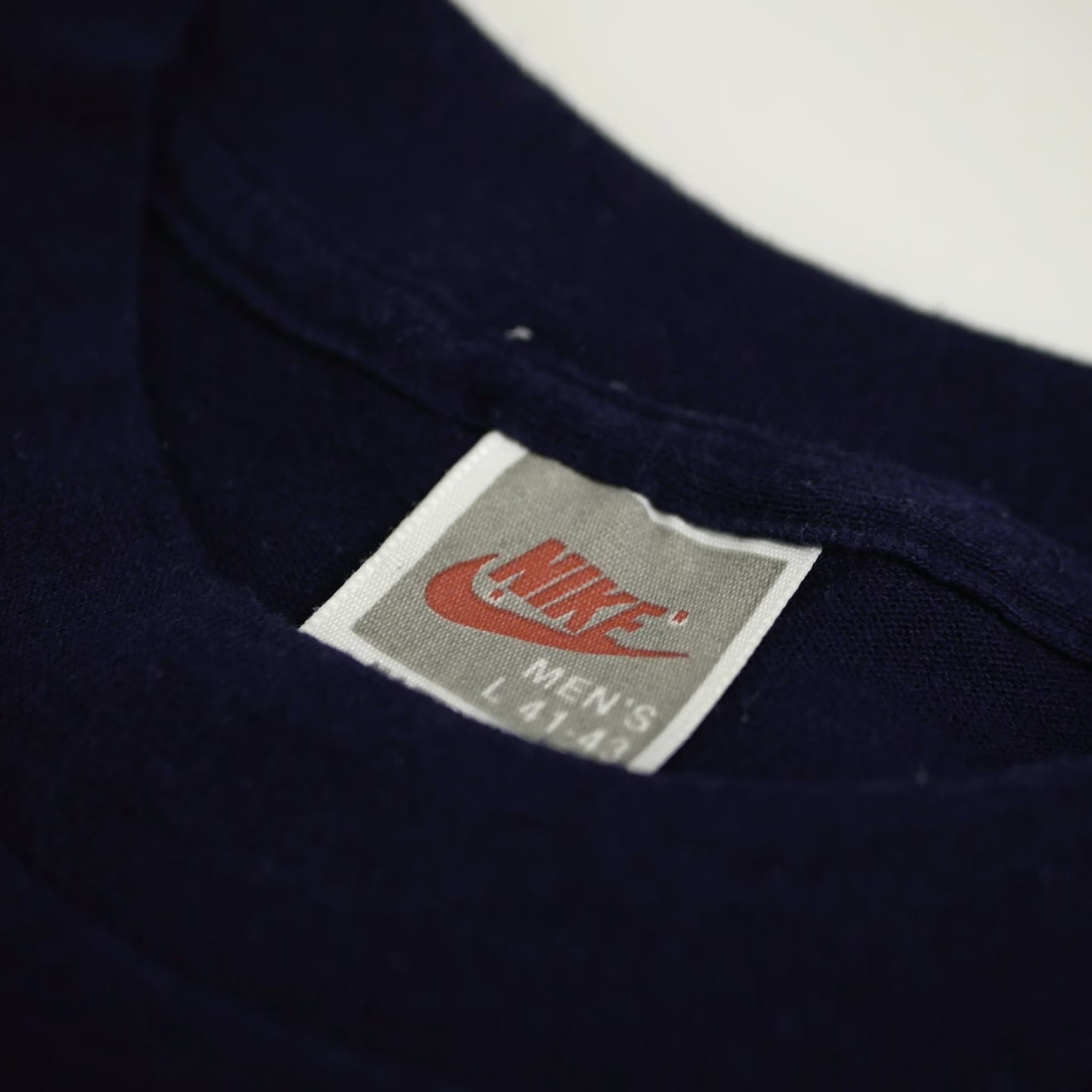 Nike VINTAGE Nike Shirt Mens L Navy Blue Just Do It Swoosh Logo Graphic 90s Tee Size US L / EU 52-54 / 3 - 3 Thumbnail