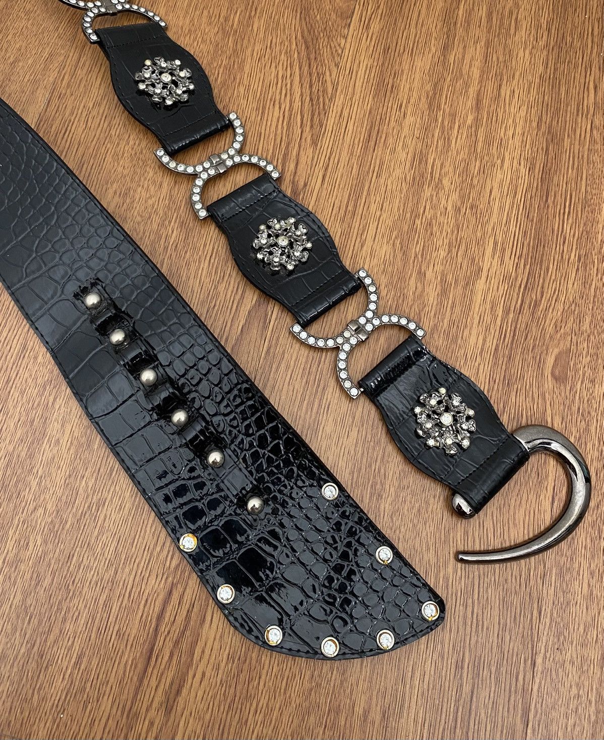 If Six Was Nine Wide crystal flower belt Size ONE SIZE - 2 Thumbnail