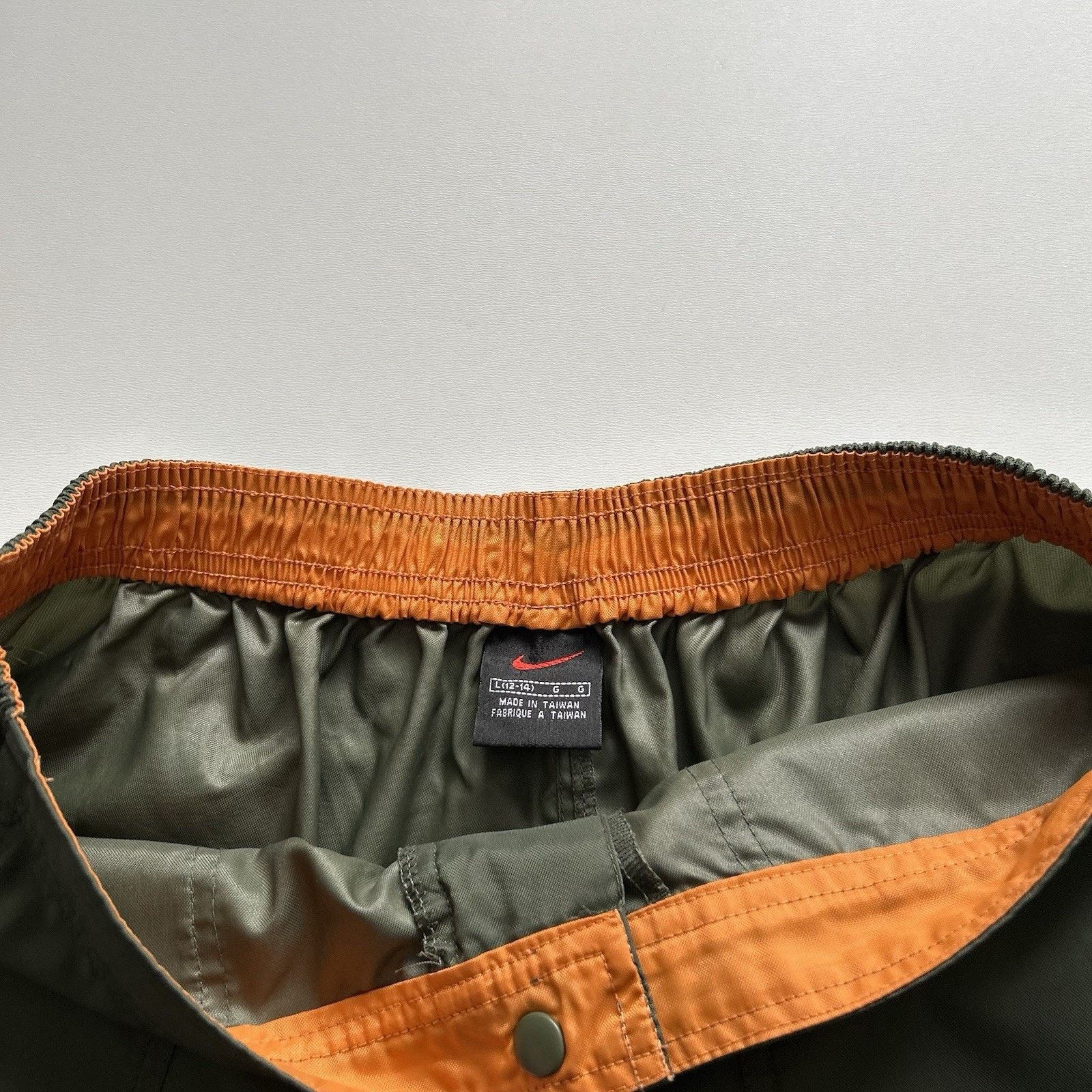 Nike × Vintage Vintage 90s Nike Pants Large Green Windbreaker Track Swoosh Size US 32 / EU 48 - 5 Thumbnail