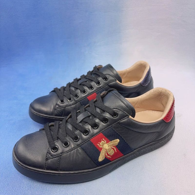 Gucci Gucci ACE Bee Embroidered Sneakers for Men Size US 7.5 / EU 40-41 - 1 Thumbnail