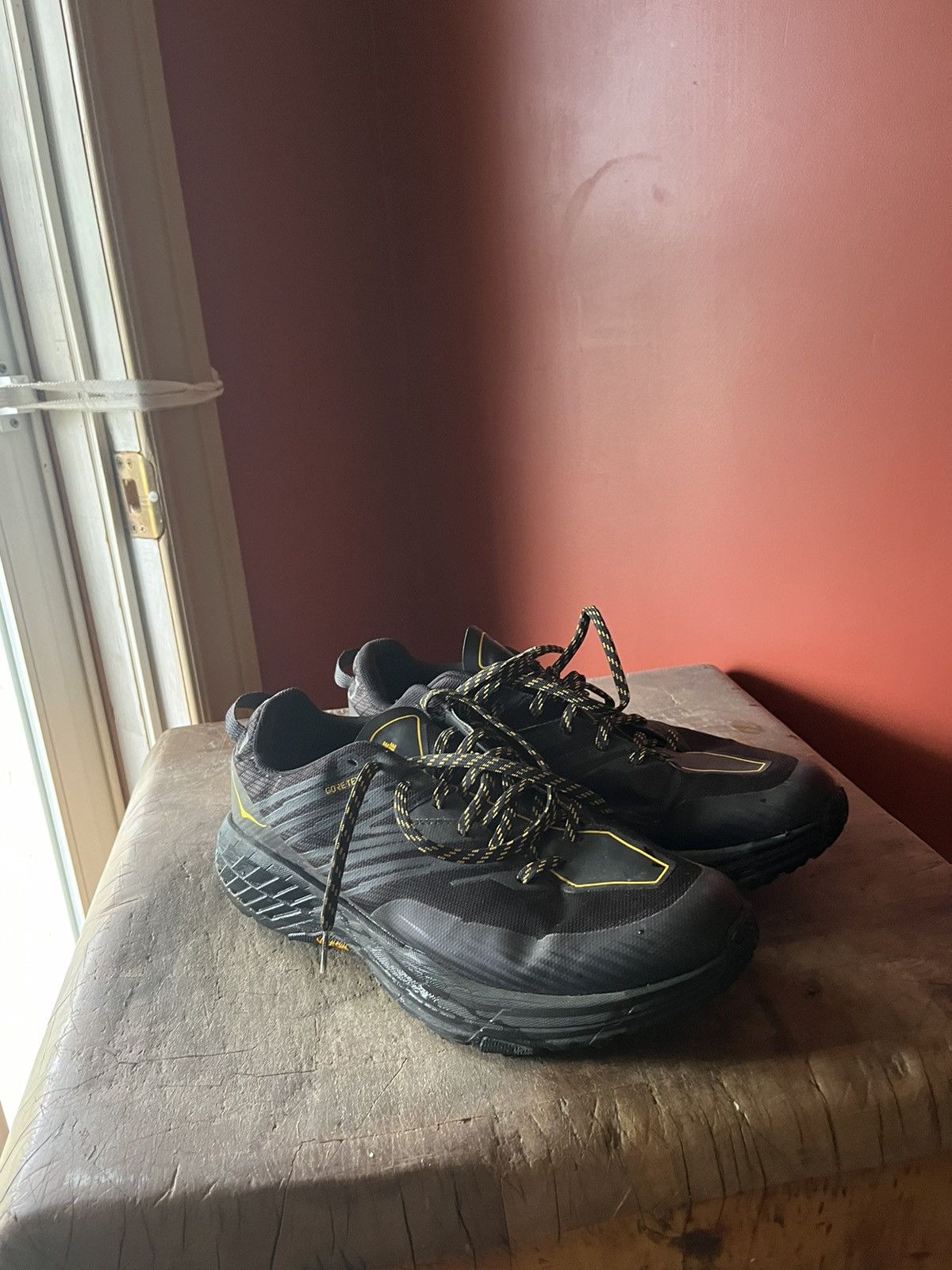 Hoka HOKA Speedgoat Size US 11.5 / EU 44-45 - 1 Thumbnail
