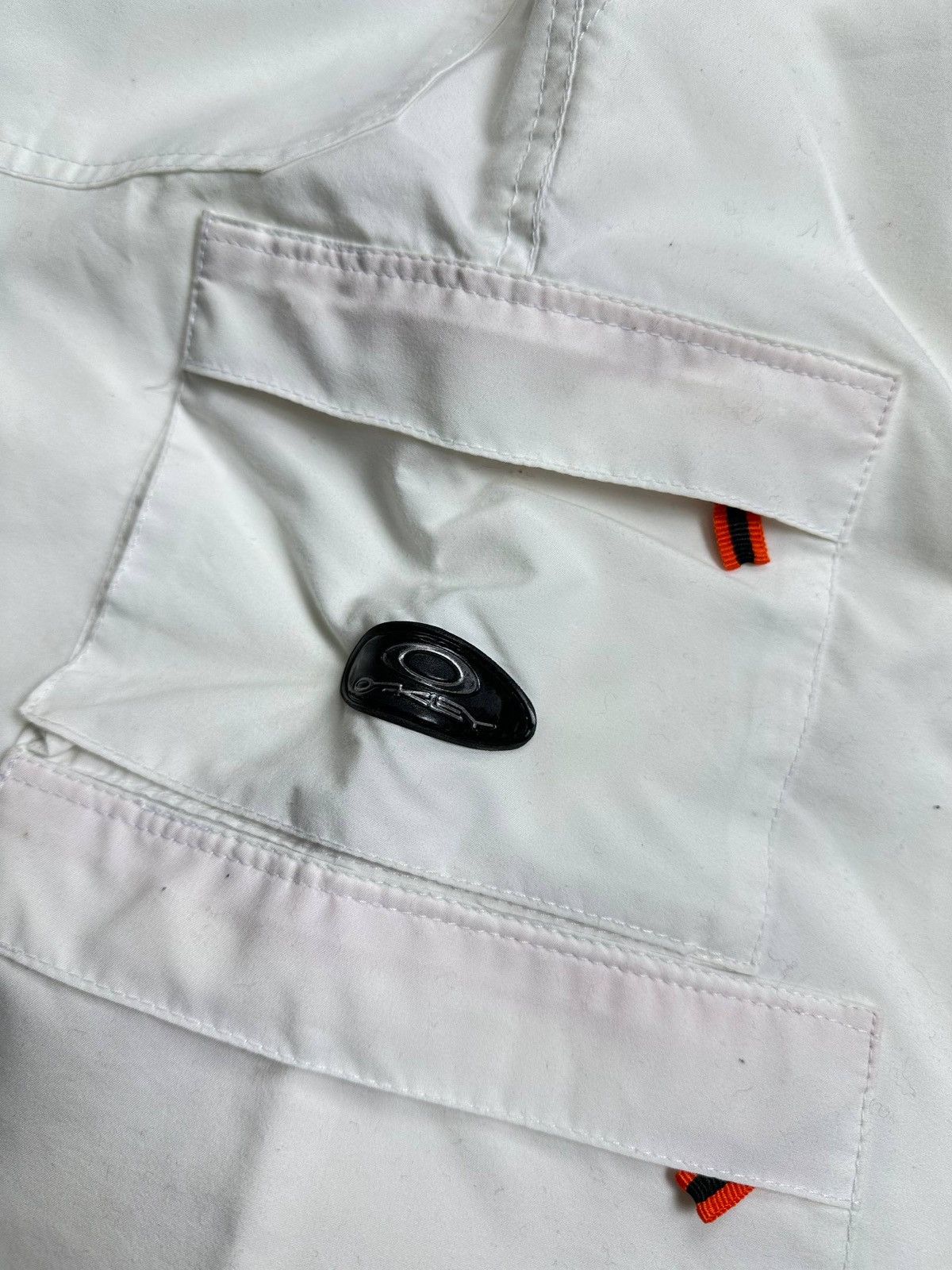 Vintage Vintage 90s Oakley Nylon Adjustable Shorts Jorts White M Size US 32 / EU 48 - 6 Thumbnail