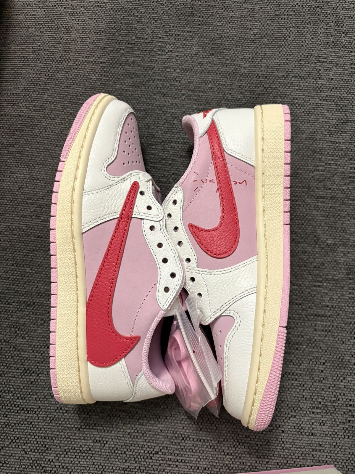 Nike Travis Scott Tropical Pink AJ1 Size US 5.5 / EU 38 - 1 Thumbnail
