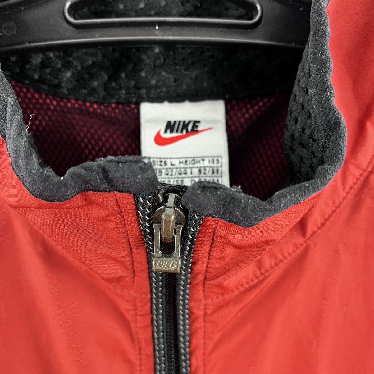 Nike Vintage Nike Nylon Embroidery Swoosh Logo Red Vest Size L Size US M / EU 48-50 / 2 - 12 Thumbnail