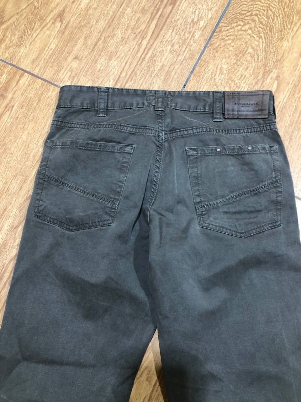 Burberry Vintage Burberry Distressed Jeans Size US 30 / EU 46 - 20 Thumbnail