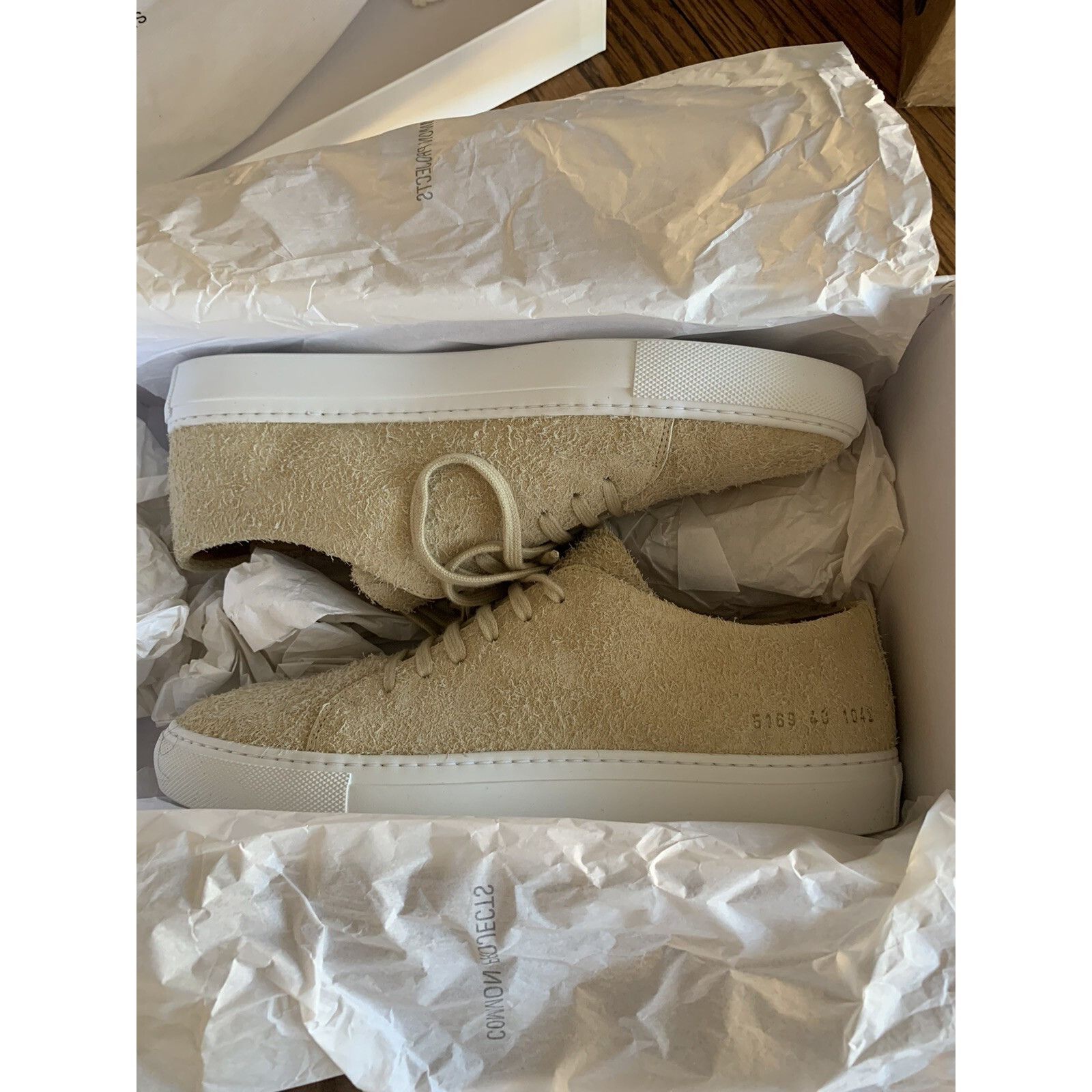 Common Projects NEW WITH BOX COMMON PROJECTS COURT LOW SUEDE TAN SNEAKERS 40 Size US 7 / EU 40 - 3 Thumbnail