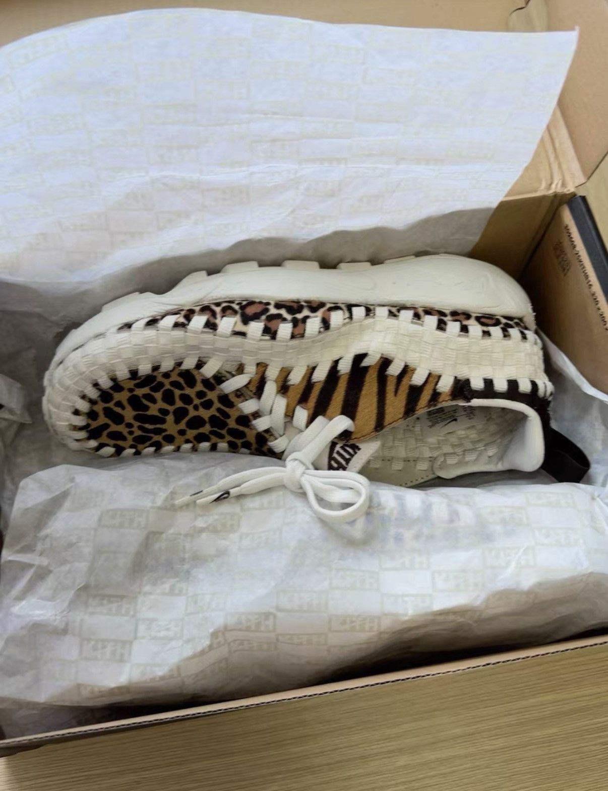 Nike Nike x Kith Footscape Woven Limited Edition Sneakers J44 Size US 7.5 / IT 37.5 - 5 Thumbnail