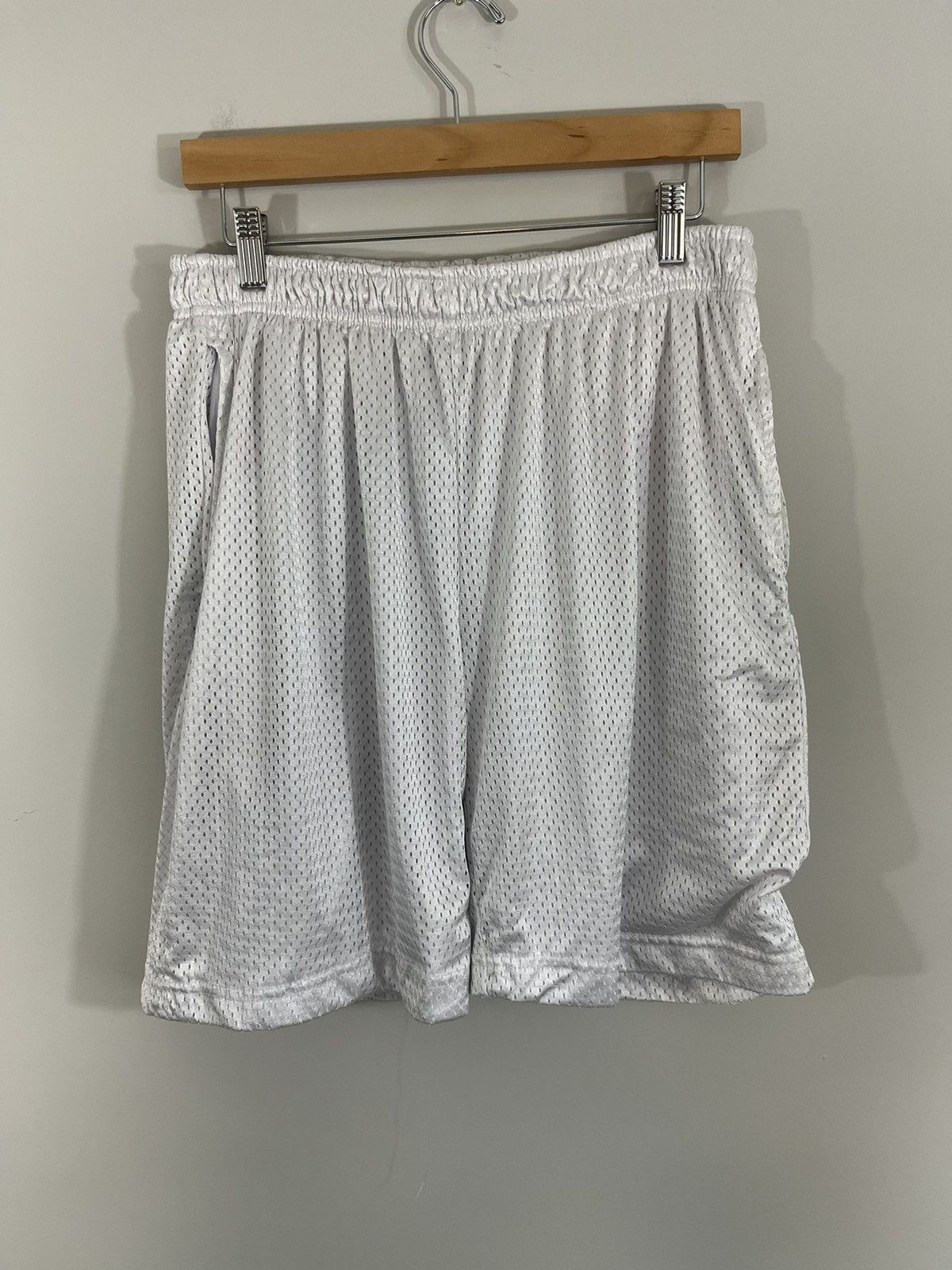 Vintage Blank White Mesh 90s Distressed Basketball Shorts Size US 34 / EU 50 - 1 Thumbnail