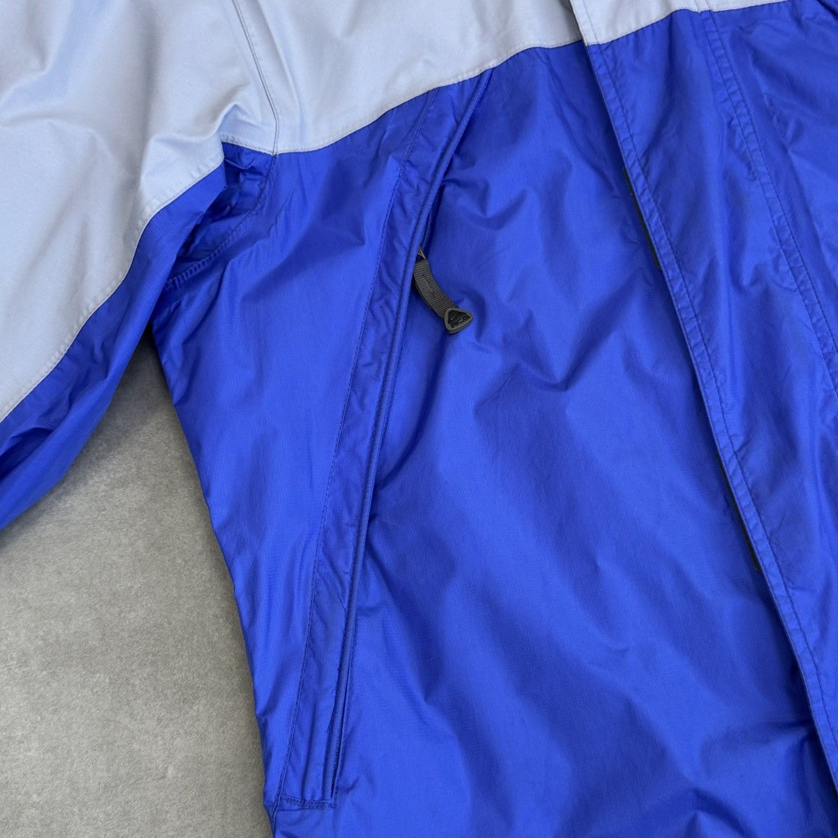 Nike ACG Vintage Nike ACG Storm-Fit Raincoat Jacket Women Y2K Blue Size M / US 6-8 / IT 42-44 - 7 Thumbnail