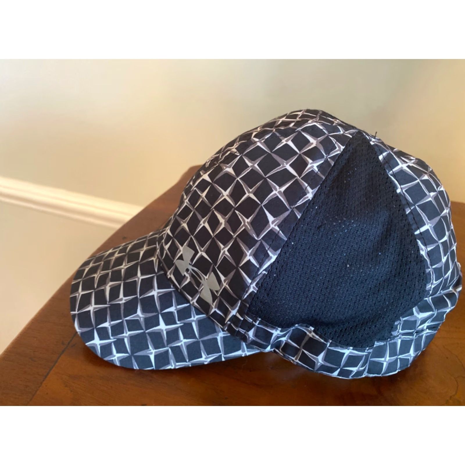 Under Armour Under Armour Gray Black Adjustable Stretch Running Cycling Hat Cap Ventilated Women Adjustable Black Hat Cap Size ONE SIZE - 2 Thumbnail