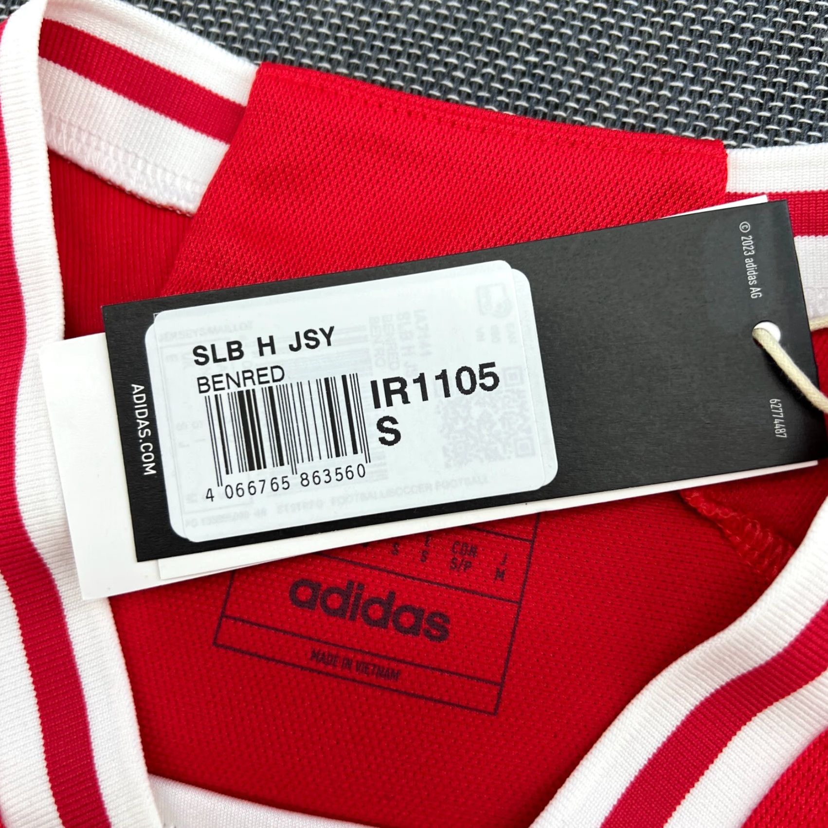 Adidas BNWT Benfica Adidas 2023-2024 Home Football Jersey Mens Small Adult Red Shirt Size US S / EU 44-46 / 1 - 5 Thumbnail