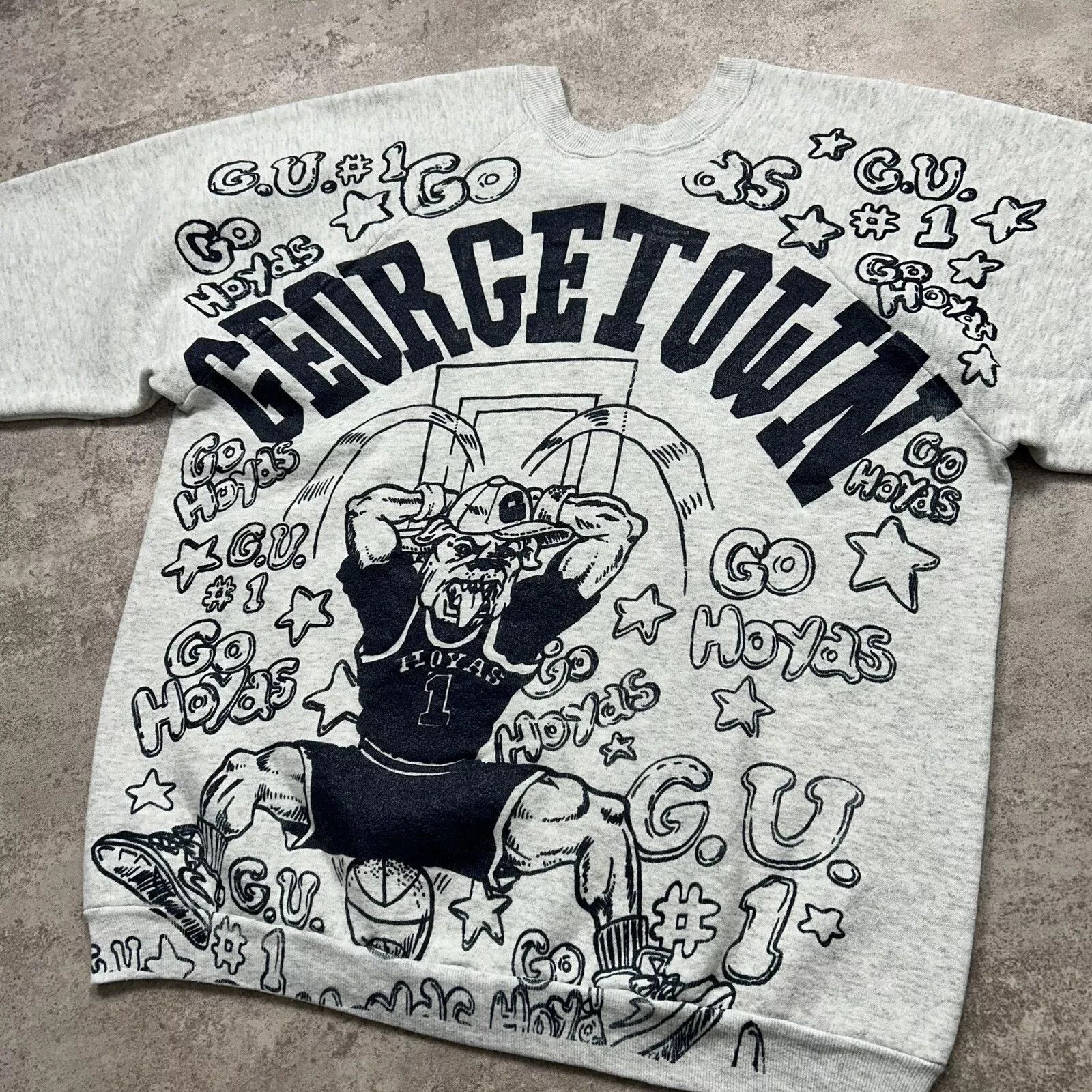 NCAA × Vintage GEORGETOWN HOYAS SWEATSHIRT AOP SPELLOUT MADE IN USA SIZE L Size US L / EU 52-54 / 3 - 3 Thumbnail