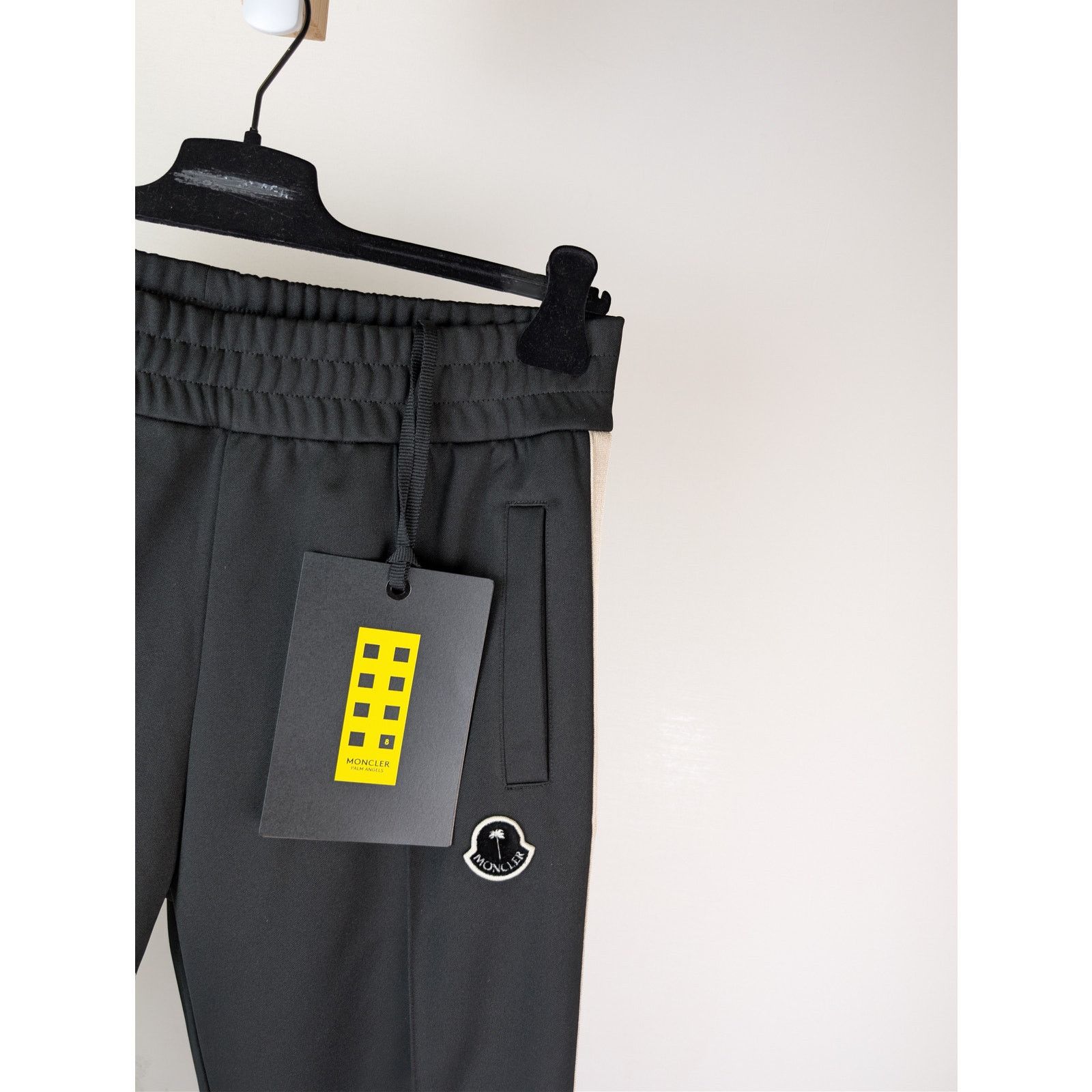 Moncler × Palm Angels o1rshd1 Sweat Bottoms Track Pants in Black / White Size US 30 / EU 46 - 5 Thumbnail