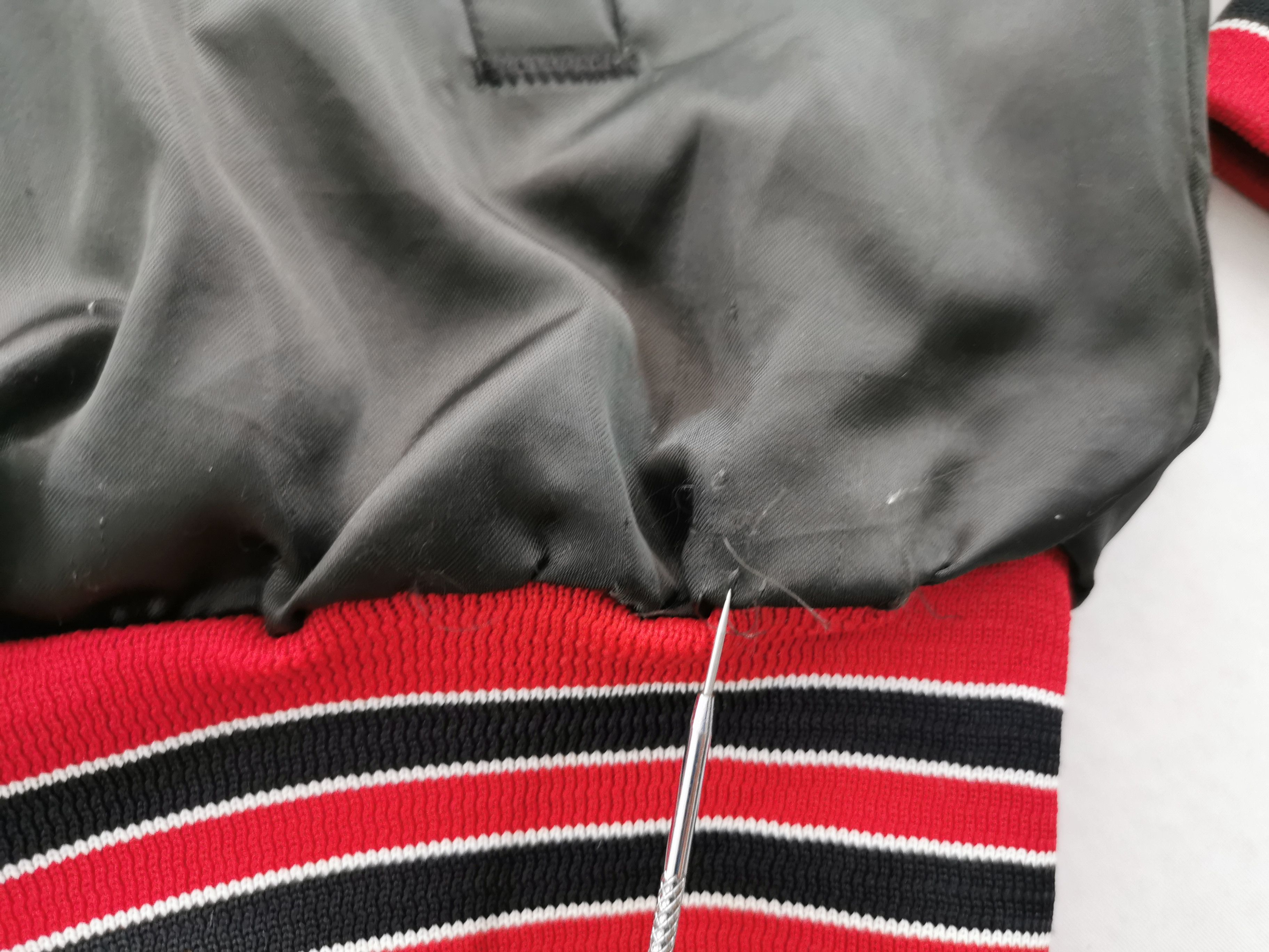 Vintage Vintage Chicago Bulls NBA Varsity Nylon Jacket Size L Size US L / EU 52-54 / 3 - 9 Thumbnail