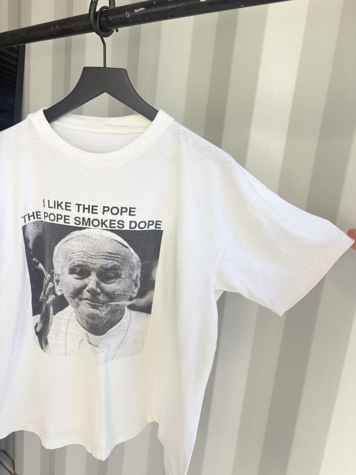 Vintage Vintage Pope Smokes Dope Shirt Distressed Faded Grunge Band Size US L / EU 52-54 / 3 - 2 Thumbnail