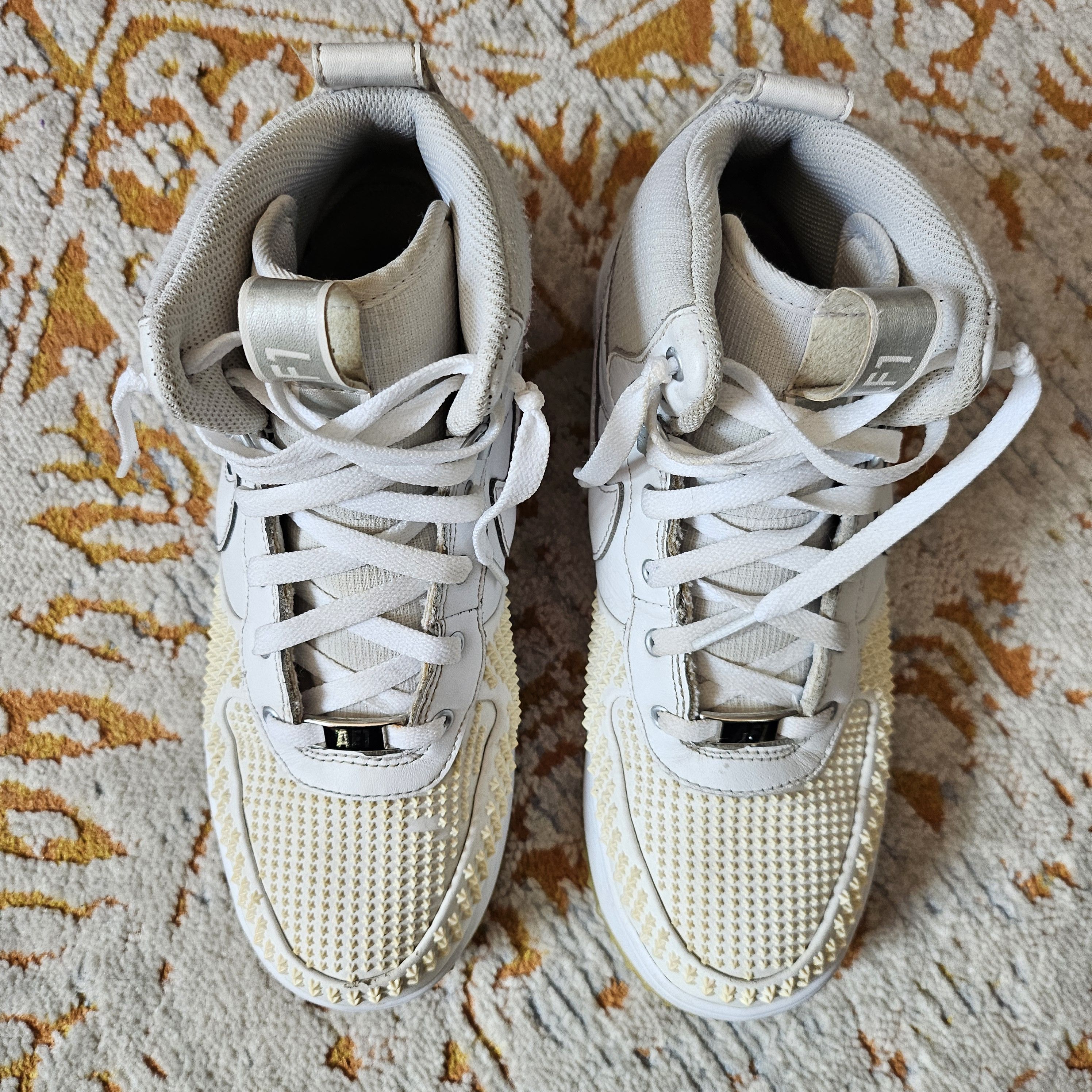 Nike Nike Air Force 1 "LF1 Duckboot Triple White" Size US 7 / EU 40 - 3 Thumbnail