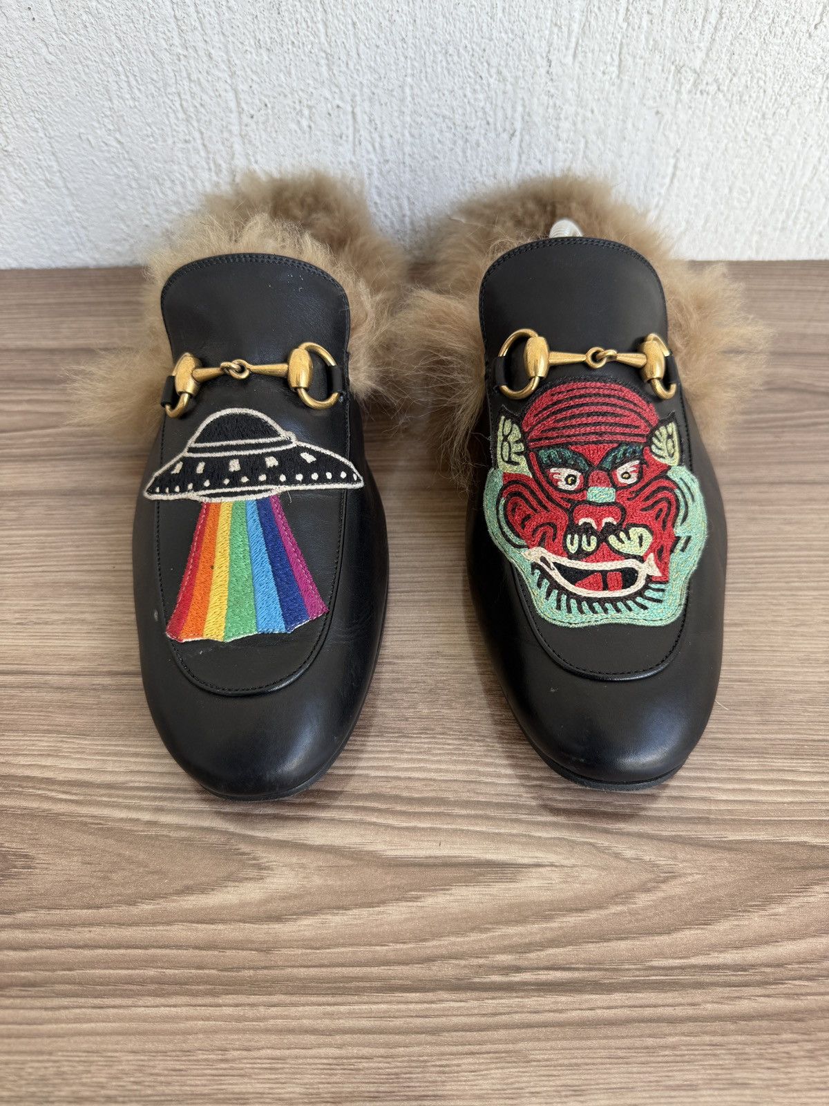 Gucci Ufo and dragons Fur mules Size US 7.5 / EU 40-41 - 3 Thumbnail