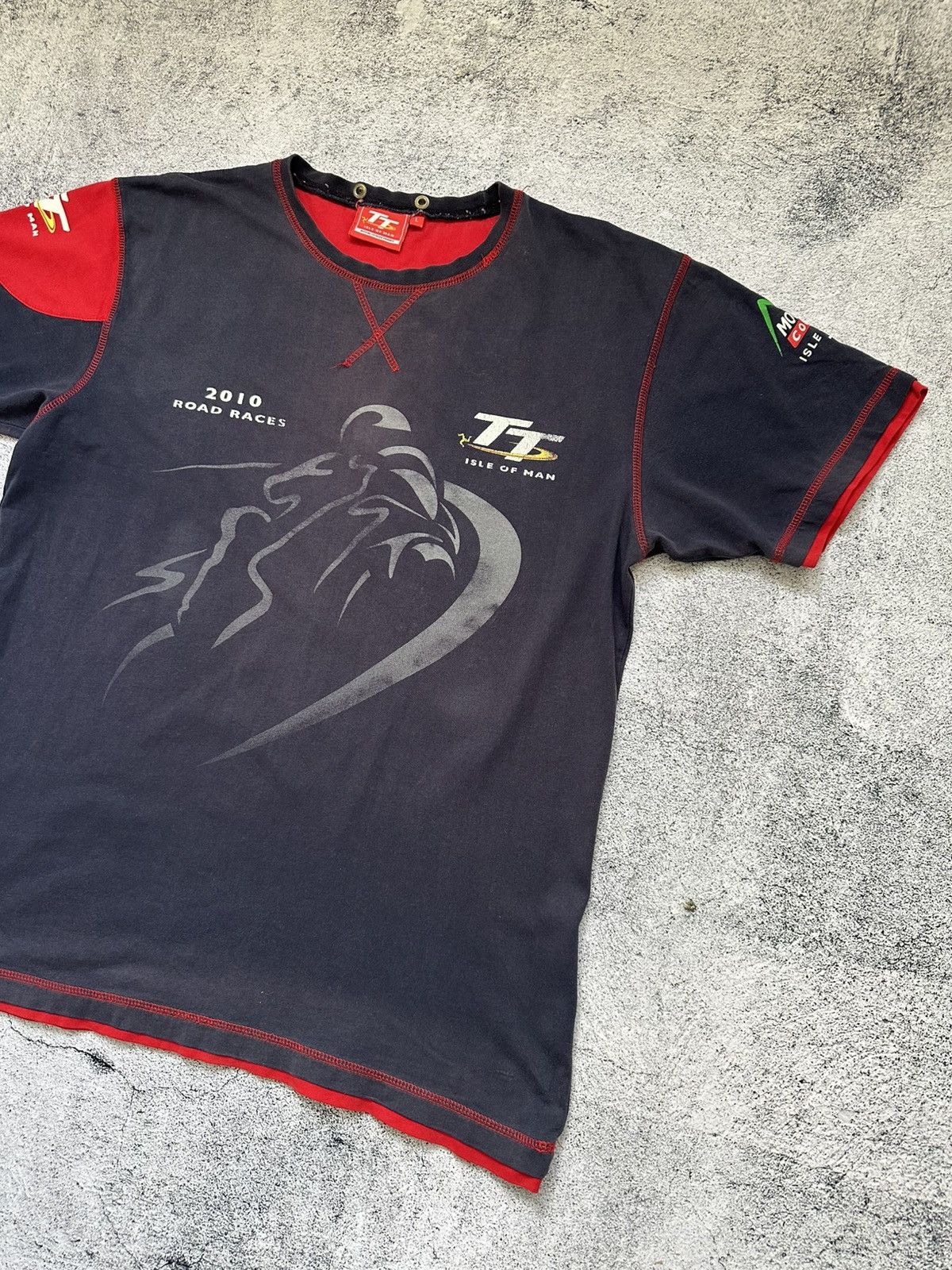 Other Vintage TT Isle of Man 2010 T-shirt Mountain Course Size US L / EU 52-54 / 3 - 6 Thumbnail