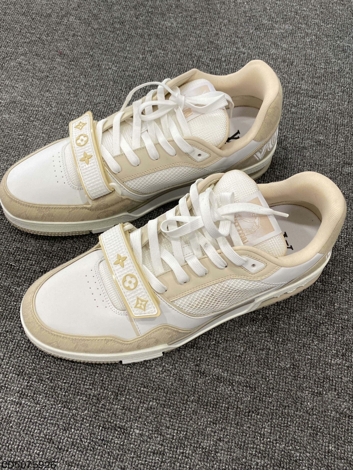Louis Vuitton Louis Vuitton Retro Denim Beige Lowtop Sneakers 9 Men Size US 9 / EU 42 - 1 Thumbnail