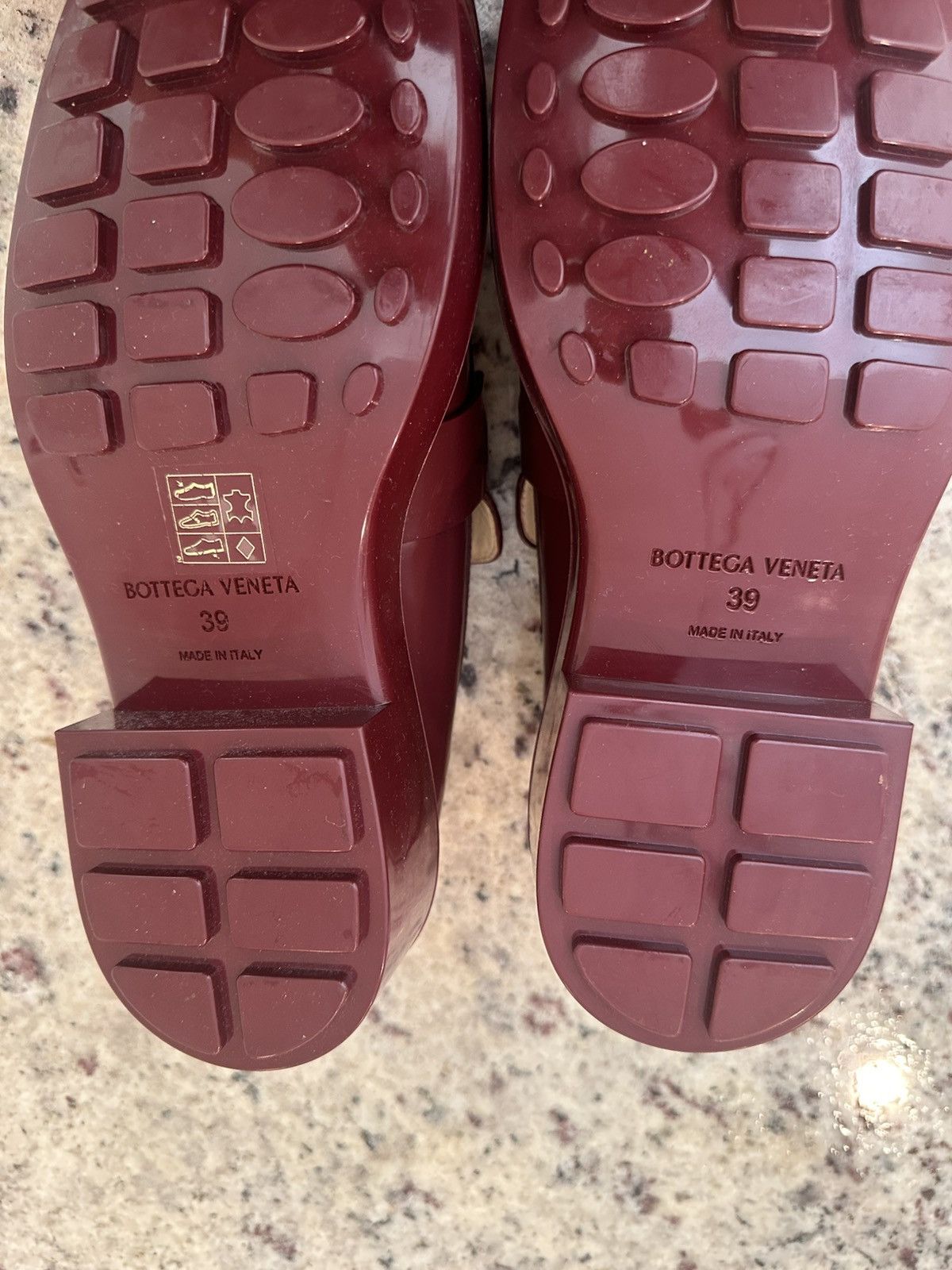 Bottega Veneta Bottega Veneta BRAND NEW UNUSED Maroon Loafers w Gold Buckle Size US 9 / IT 39 - 7 Thumbnail