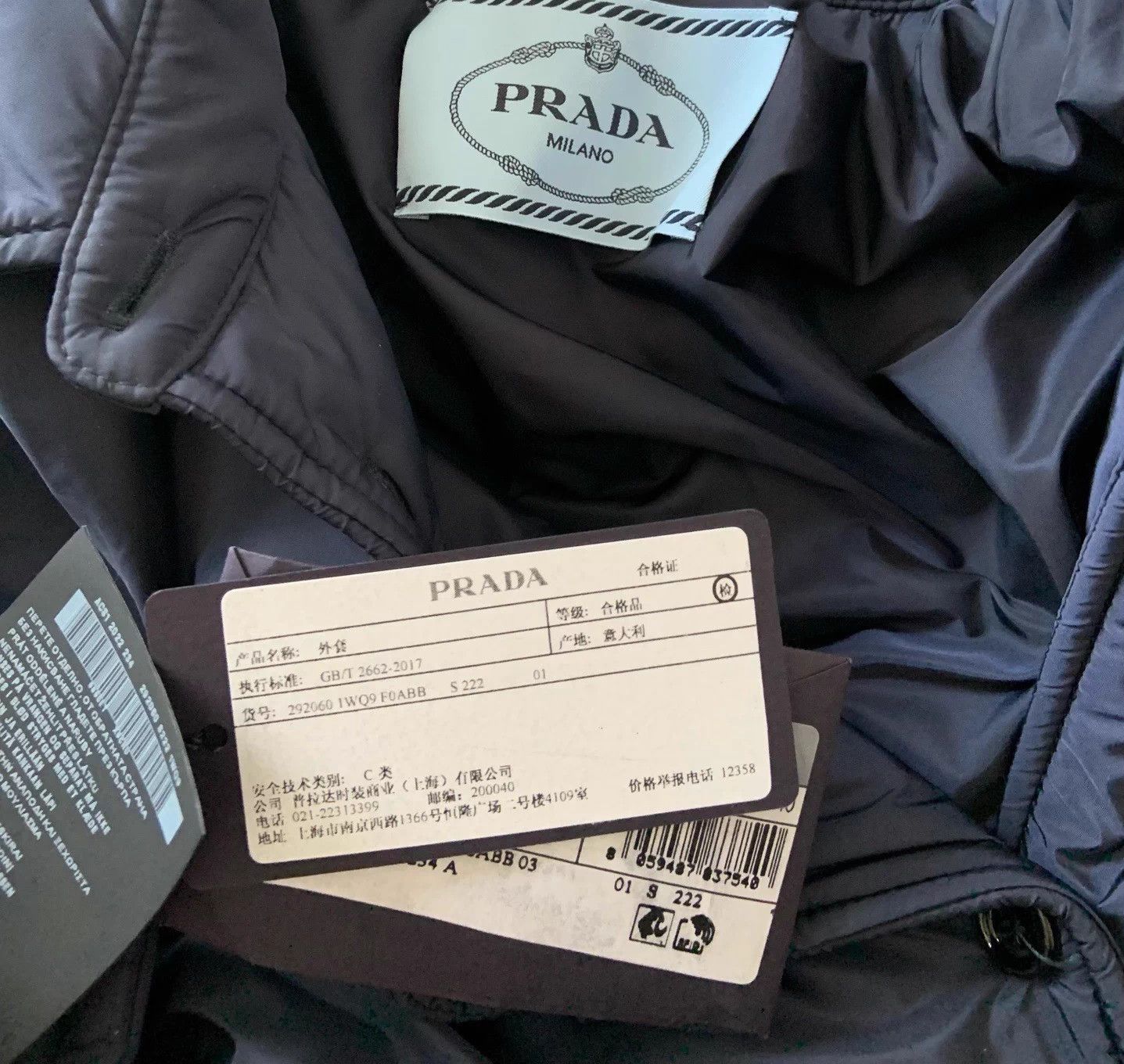 Prada PRADA women's oversized lapel chest logo long sleeve puffer Size M / US 6-8 / IT 42-44 - 4 Thumbnail