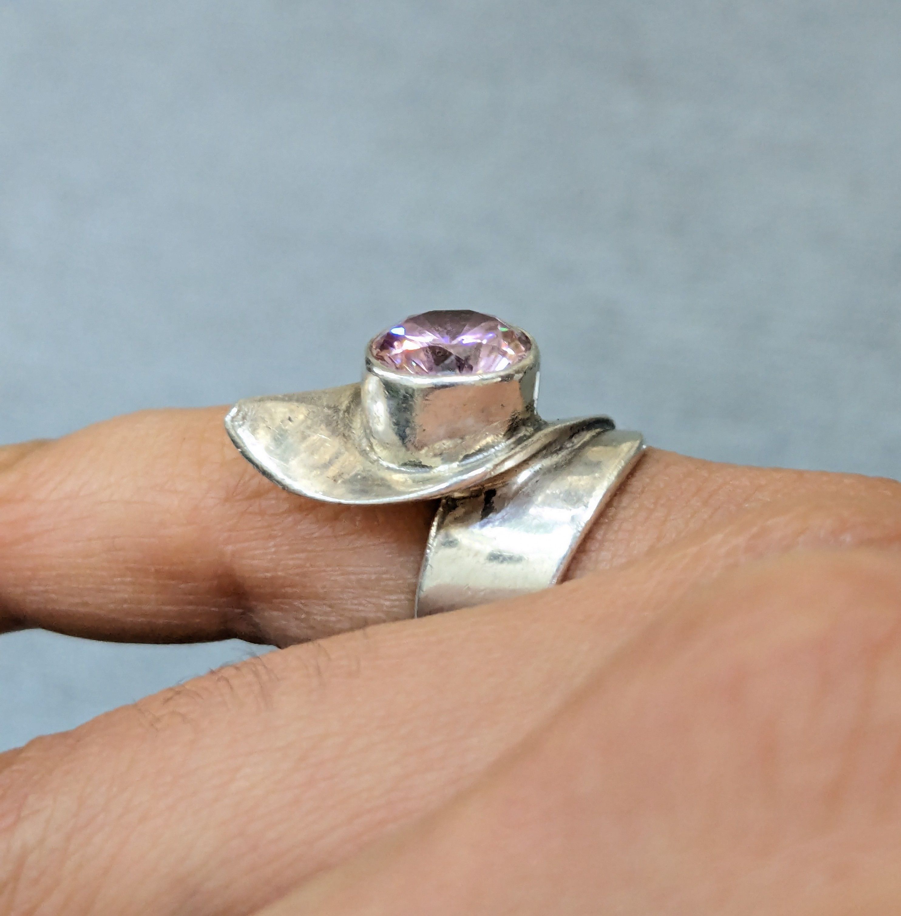 Jewelry Vintage Sterling Silver Ring Pink Topaz Size 6.75 Modern Size ONE SIZE - 12 Thumbnail