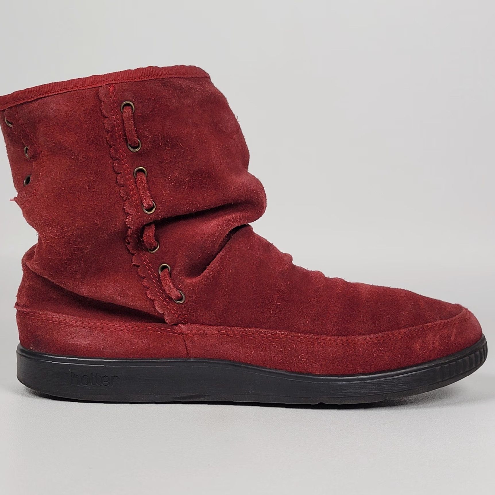 Vintage MINT Hotter Pixie Red Suede Fur Lined Ankle Boots US 8.5 EUR 40 Womens Casual Pull On 1" Heel Red Suede Fur Lined Ankle Boots Size US 9 / IT 39 - 4 Thumbnail