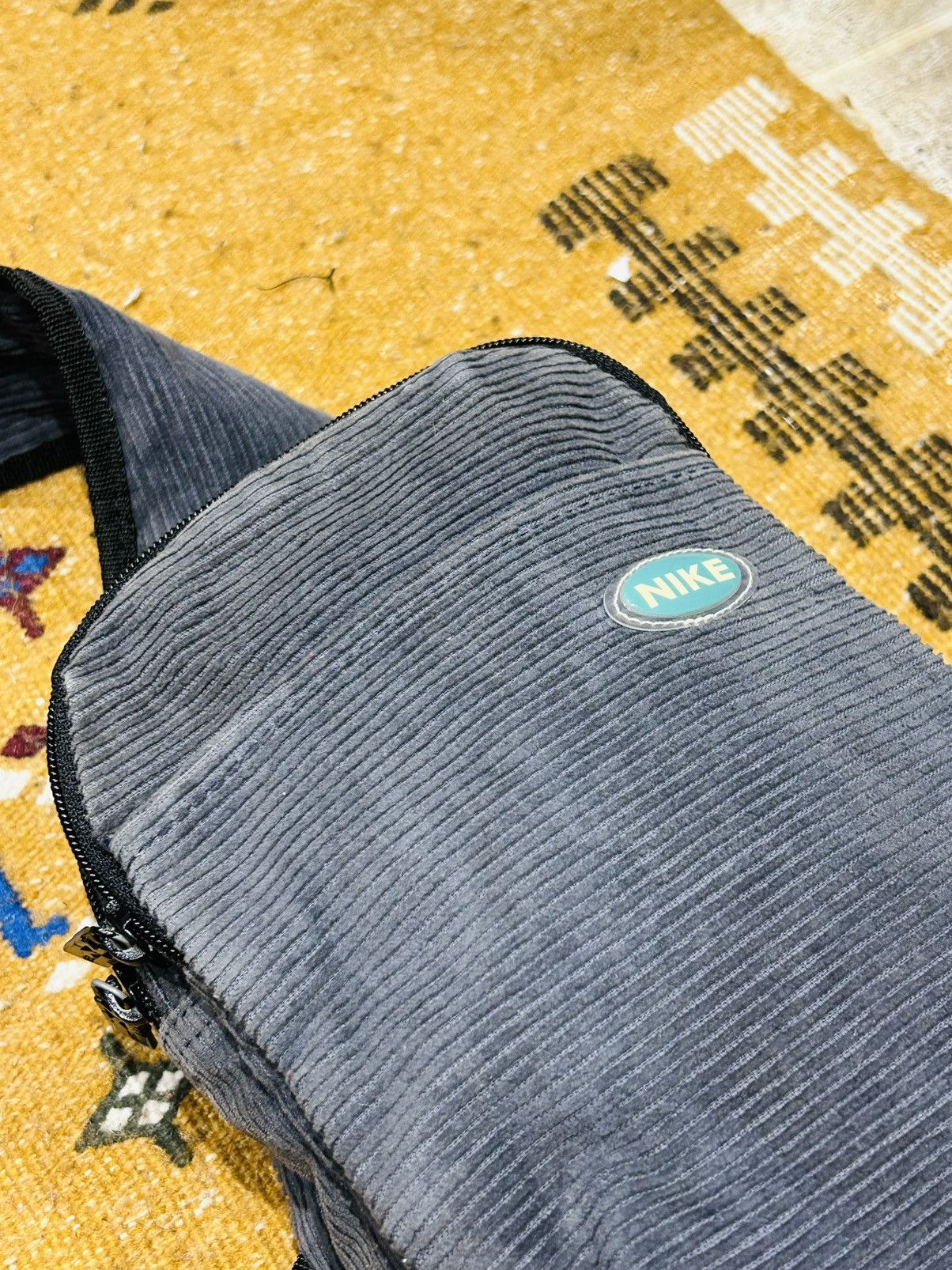 Nike × Vintage Vintage 90s nike shoulder bag Size ONE SIZE - 2 Thumbnail