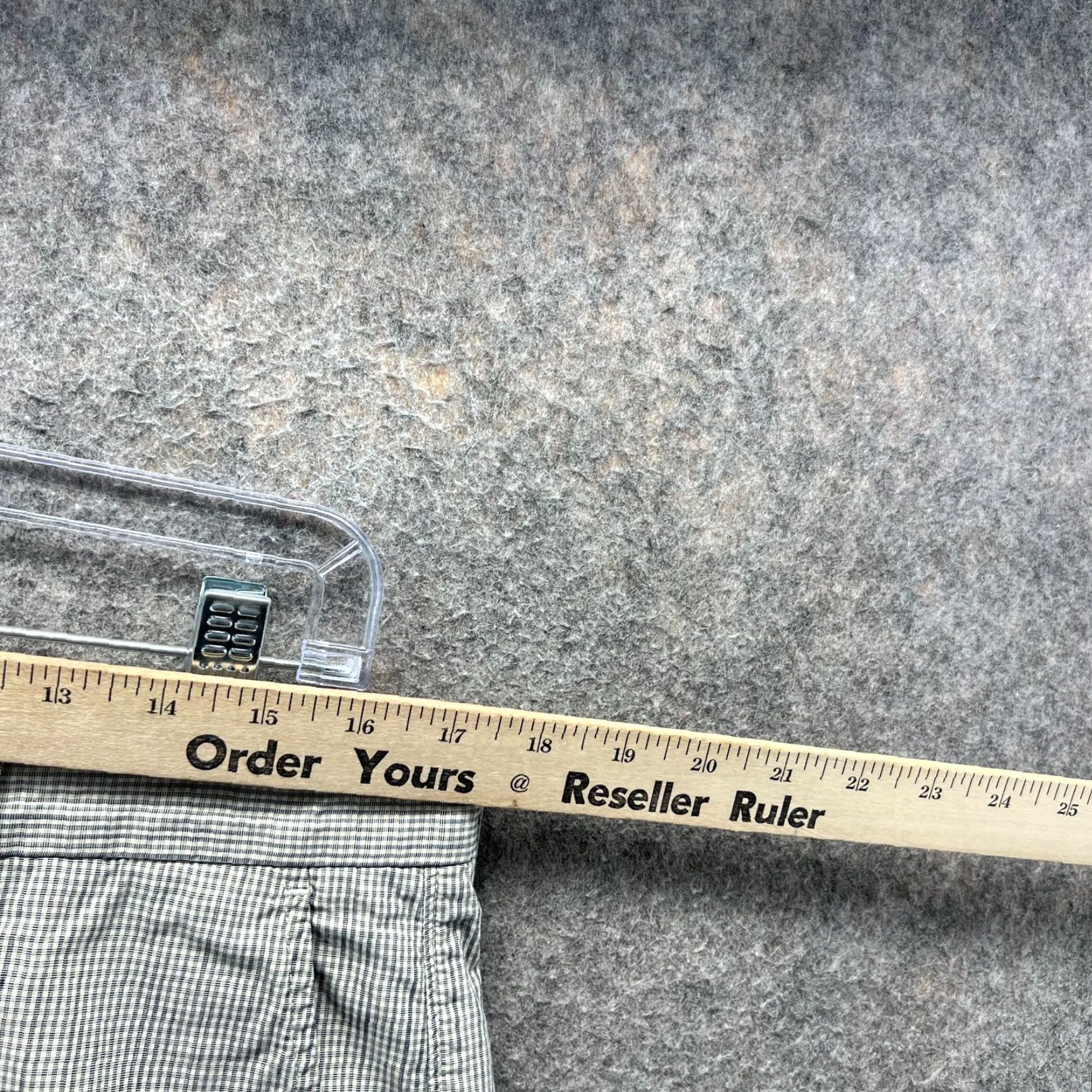 J.Crew Vintage J. Crew Shorts Mens 34 Gray Chino Flat Front Seersucker Cotton Preppy Straight Pocket Mens Shorts Slim Fit Casual Business Travel S23 Size US 34 / EU 50 - 3 Thumbnail