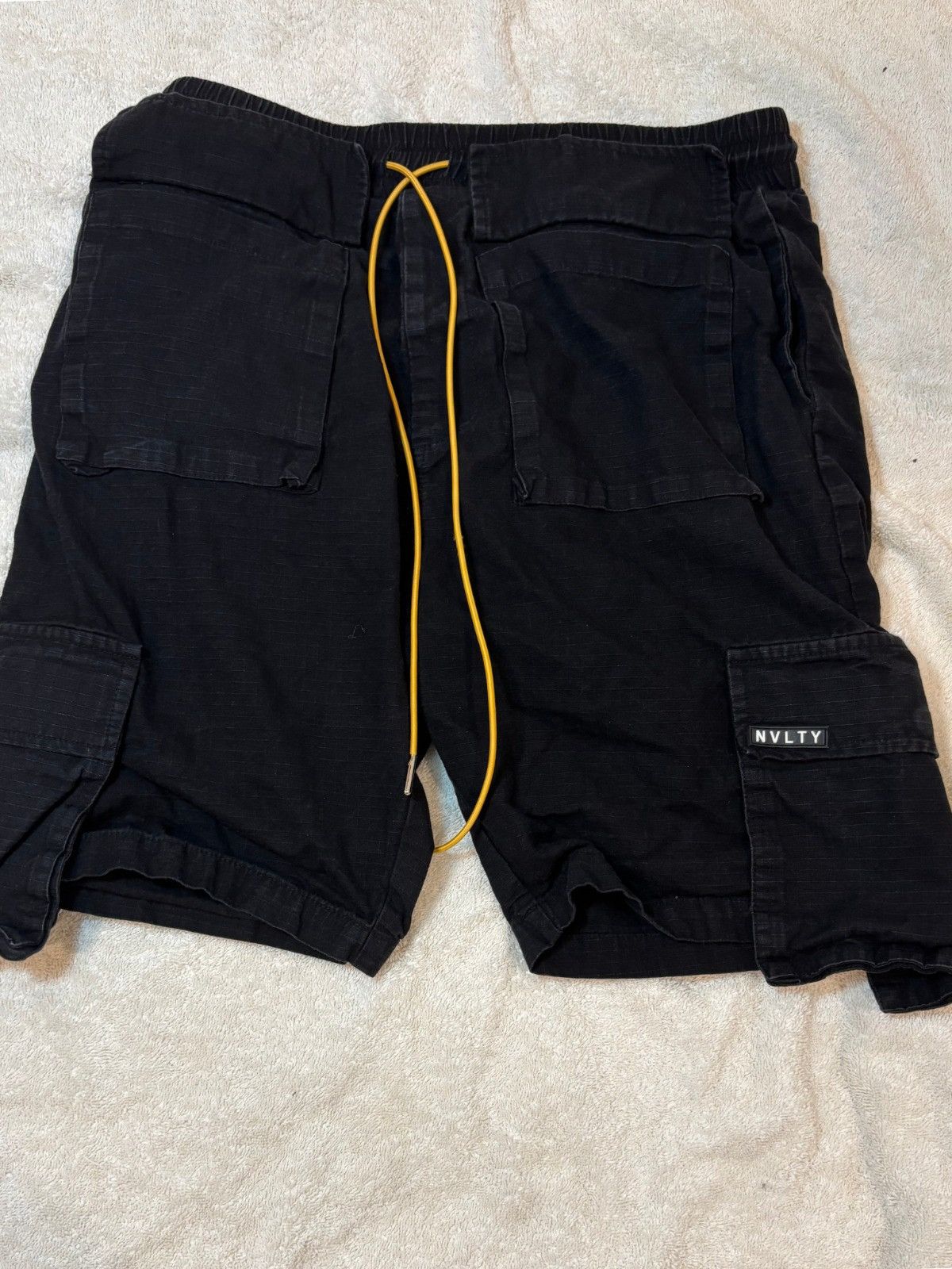 NVLTY Short cargo pants Size US 44 / EU 60 - 1 Preview