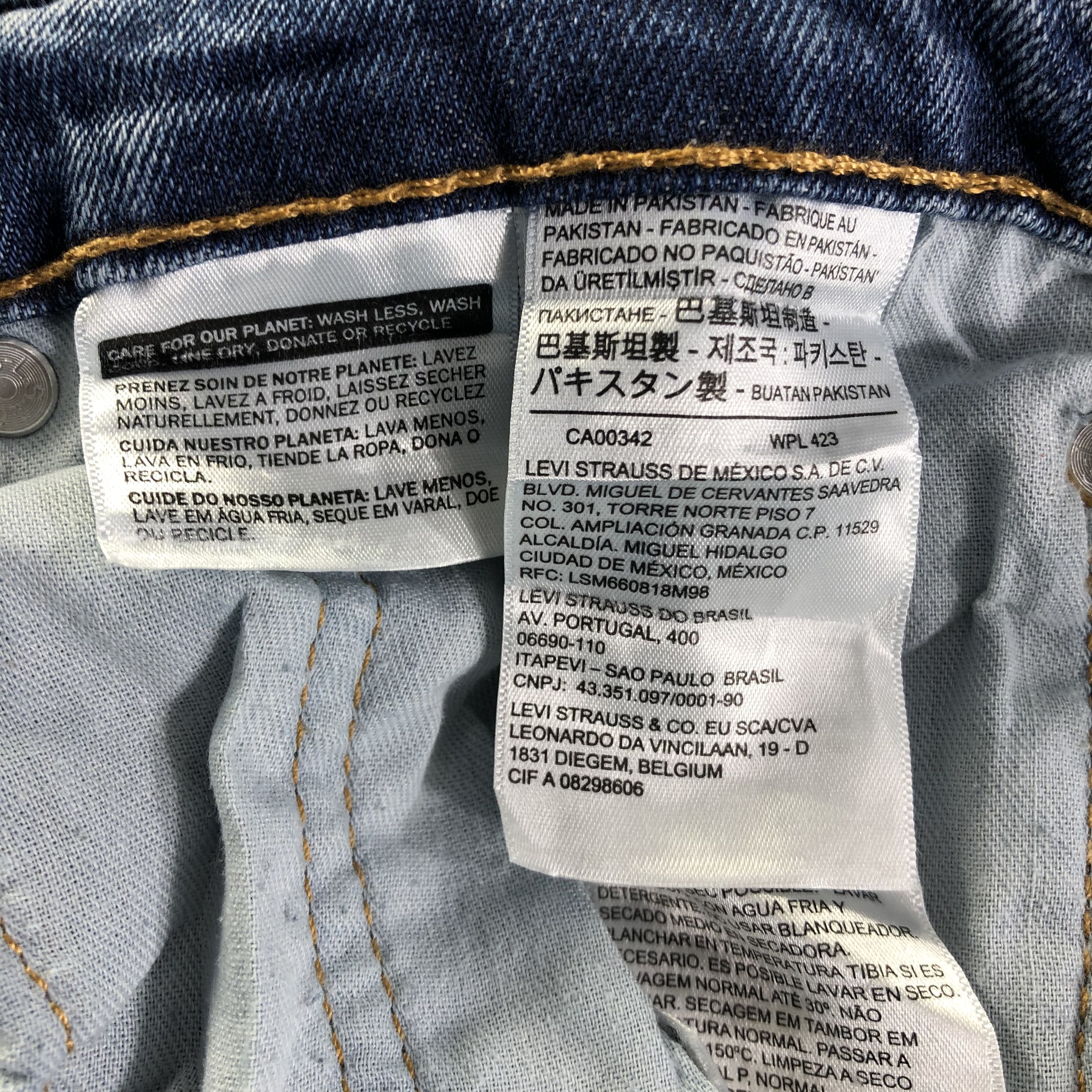 Levi's Vintage Blue Wash Levis 505 Jeans-J4359 Size US 35 - 9 Thumbnail