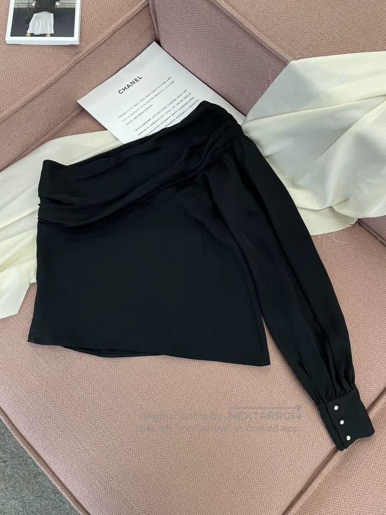 Chanel Chanel Black off-shoulder top with oblique shoulder Size XS / US 0-2 / IT 36-38 - 3 Thumbnail
