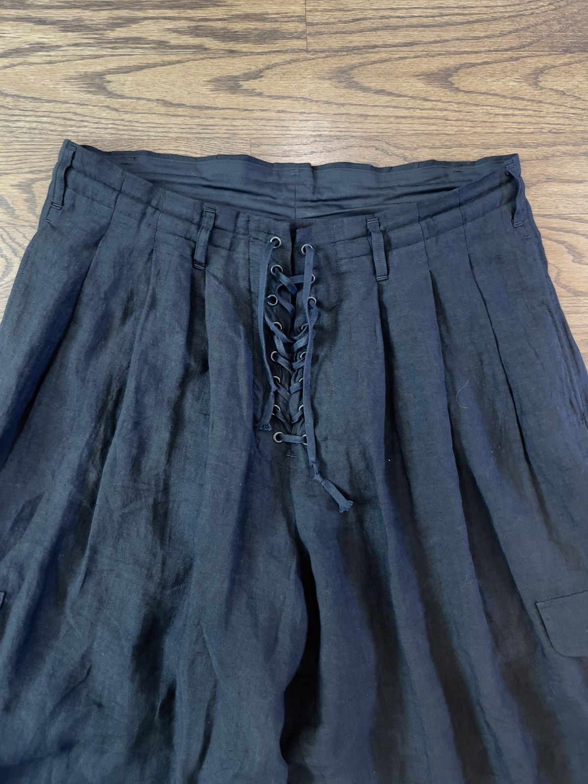 Yohji Yamamoto Yohji Yamamoto SS21 Lace-Up Cropped Trousers HD-P47-303 Size US 36 / EU 52 - 4 Thumbnail