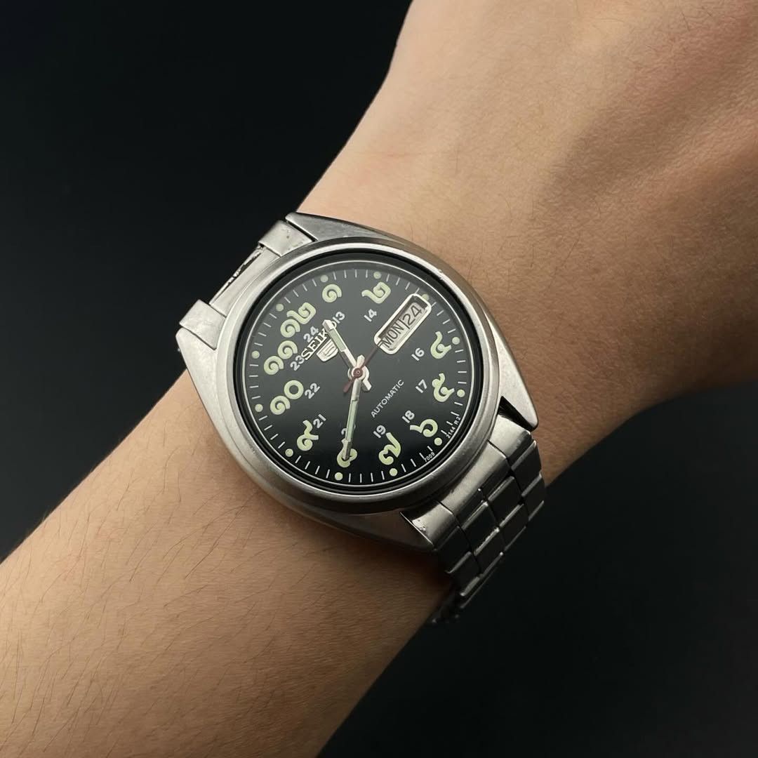 Seiko 1990’s VTG SEIKO 5 AUTOMATIC ( Japan ) Size 38 - 2 Thumbnail