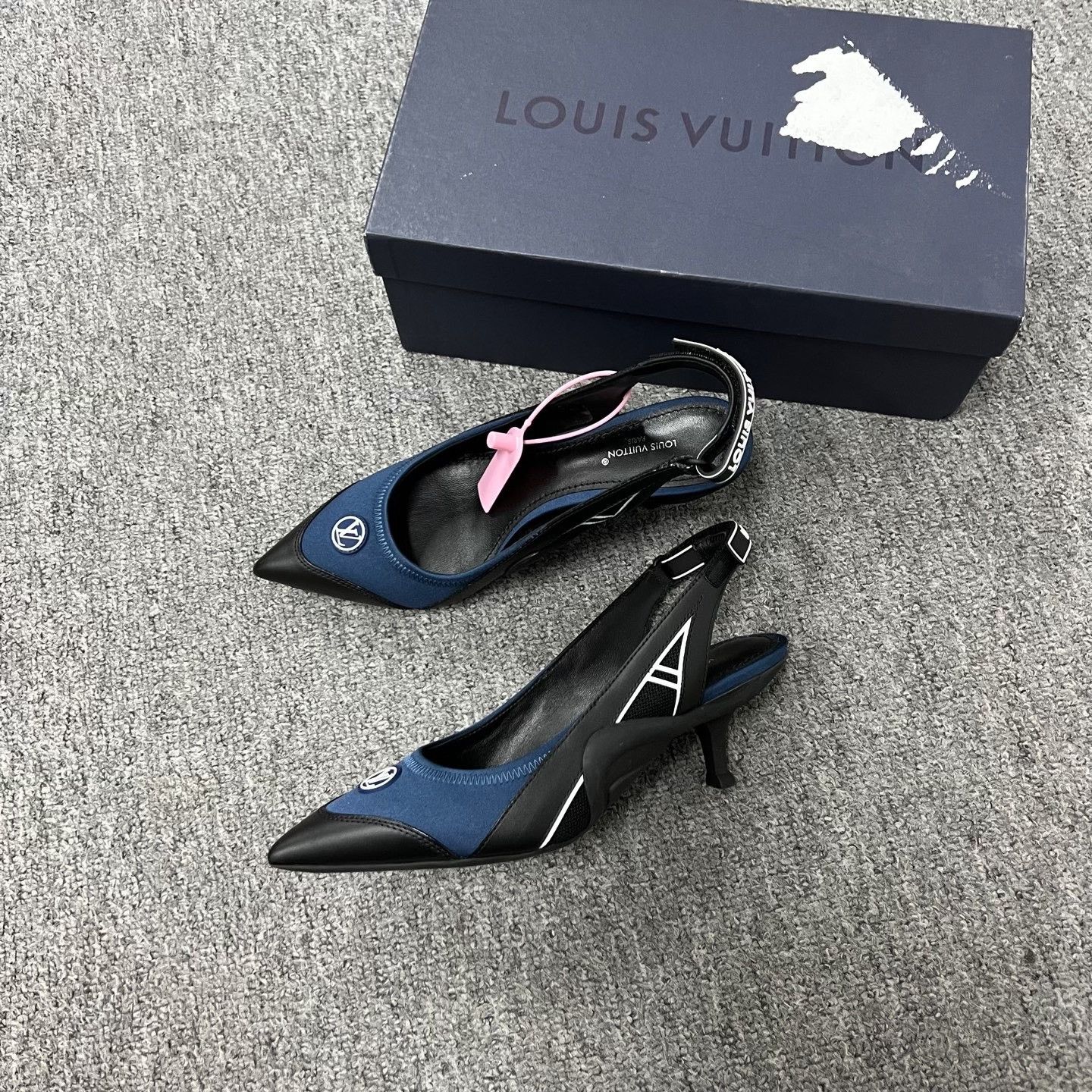 Louis Vuitton Louis Vuitton Archlight Nautical Velcro Sandals Size US 5 / IT 35 - 1 Thumbnail
