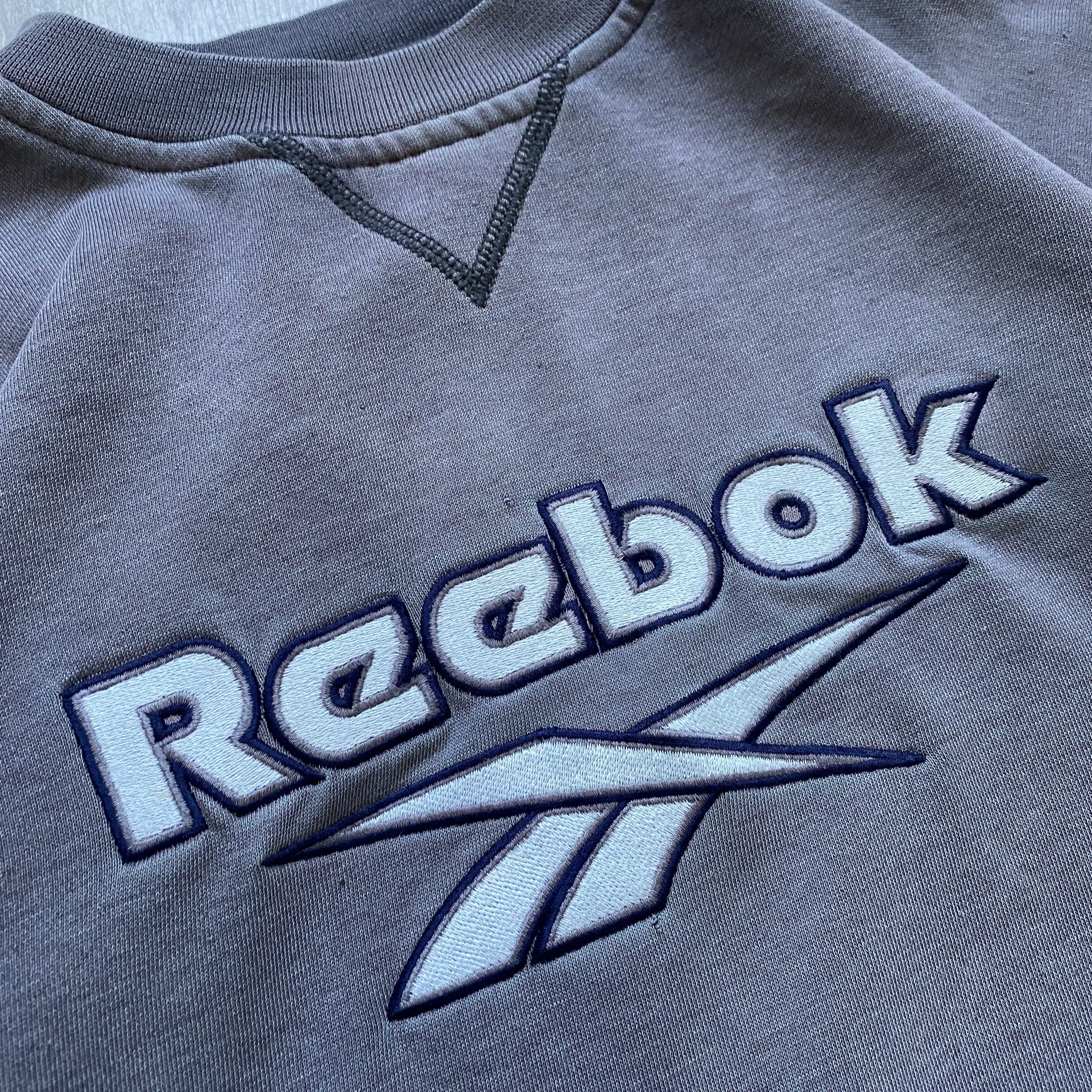 Reebok Trashed Vintage 90s Reebok essential sweatshirts center logo Size US L / EU 52-54 / 3 - 5 Thumbnail